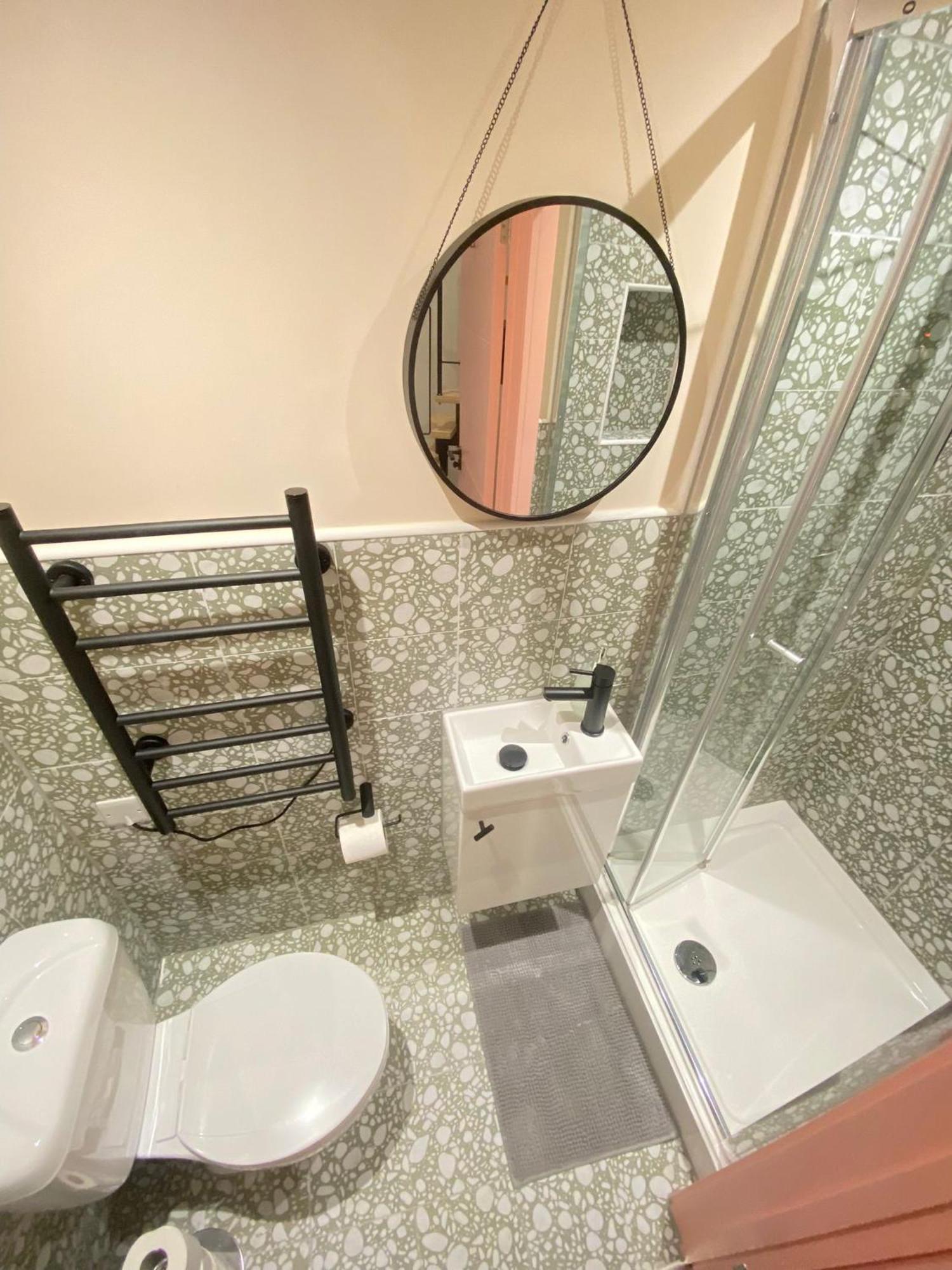 Gasthuis Cozy En-suite Loft In Trendy Local