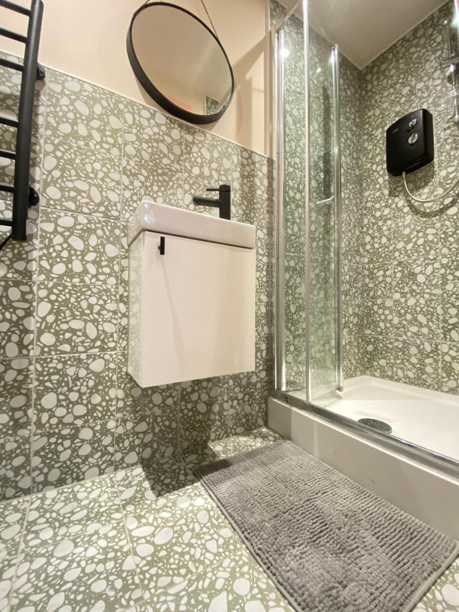 Cozy En-suite Loft In Trendy Local *