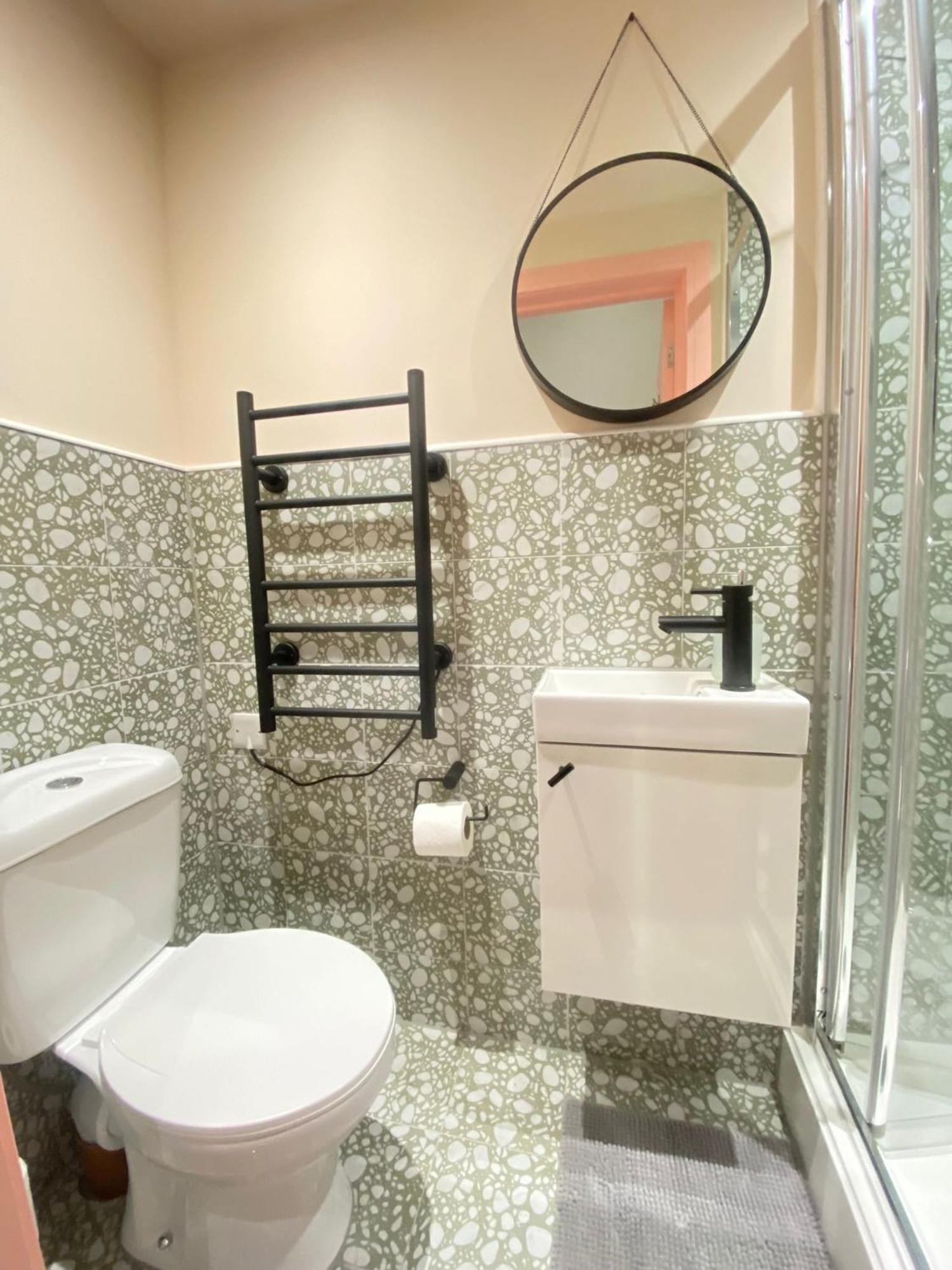 Gasthuis Cozy En-suite Loft In Trendy Local