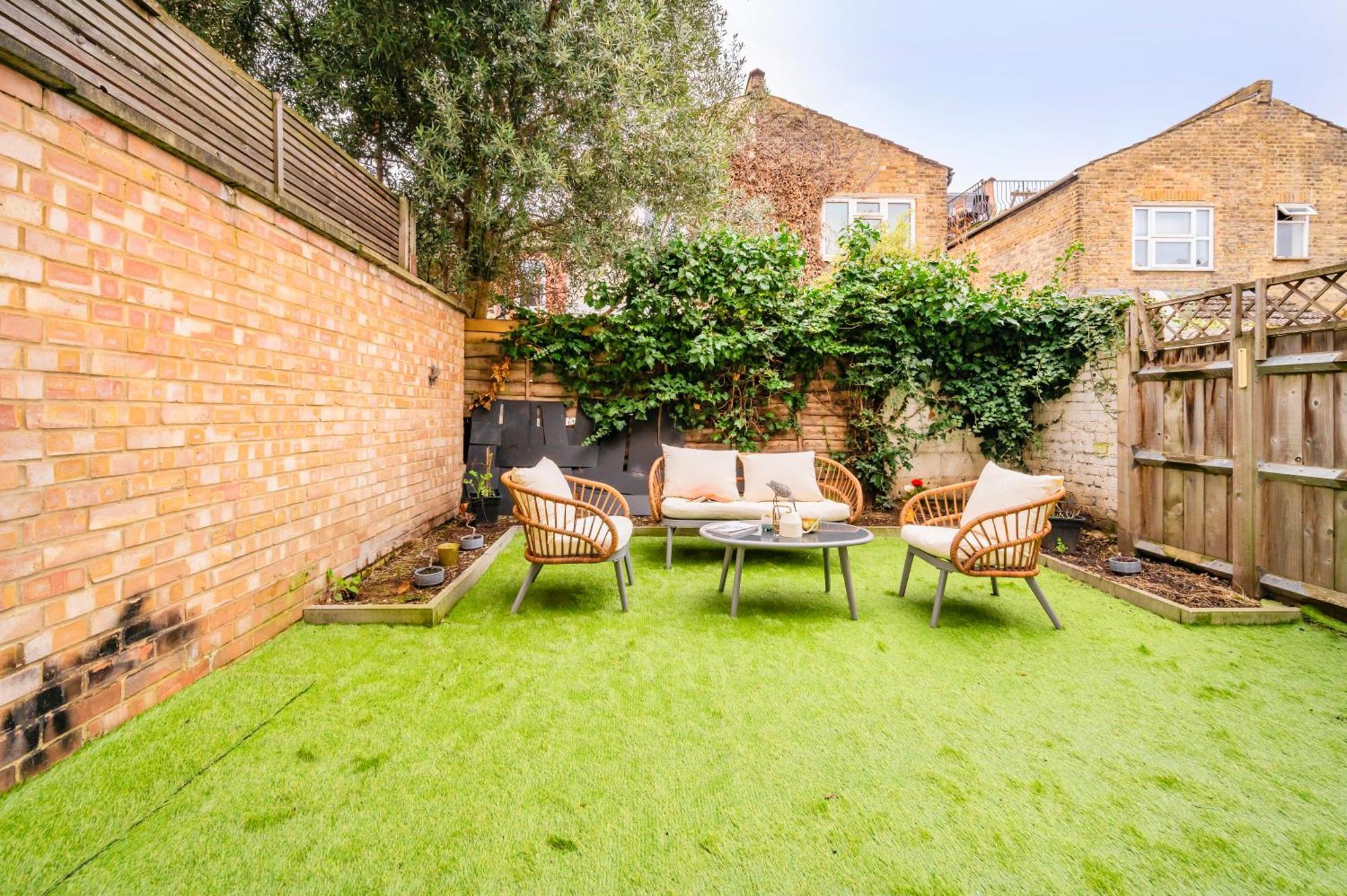 Beautiful Garden Flat Near Chelsea Apartment London