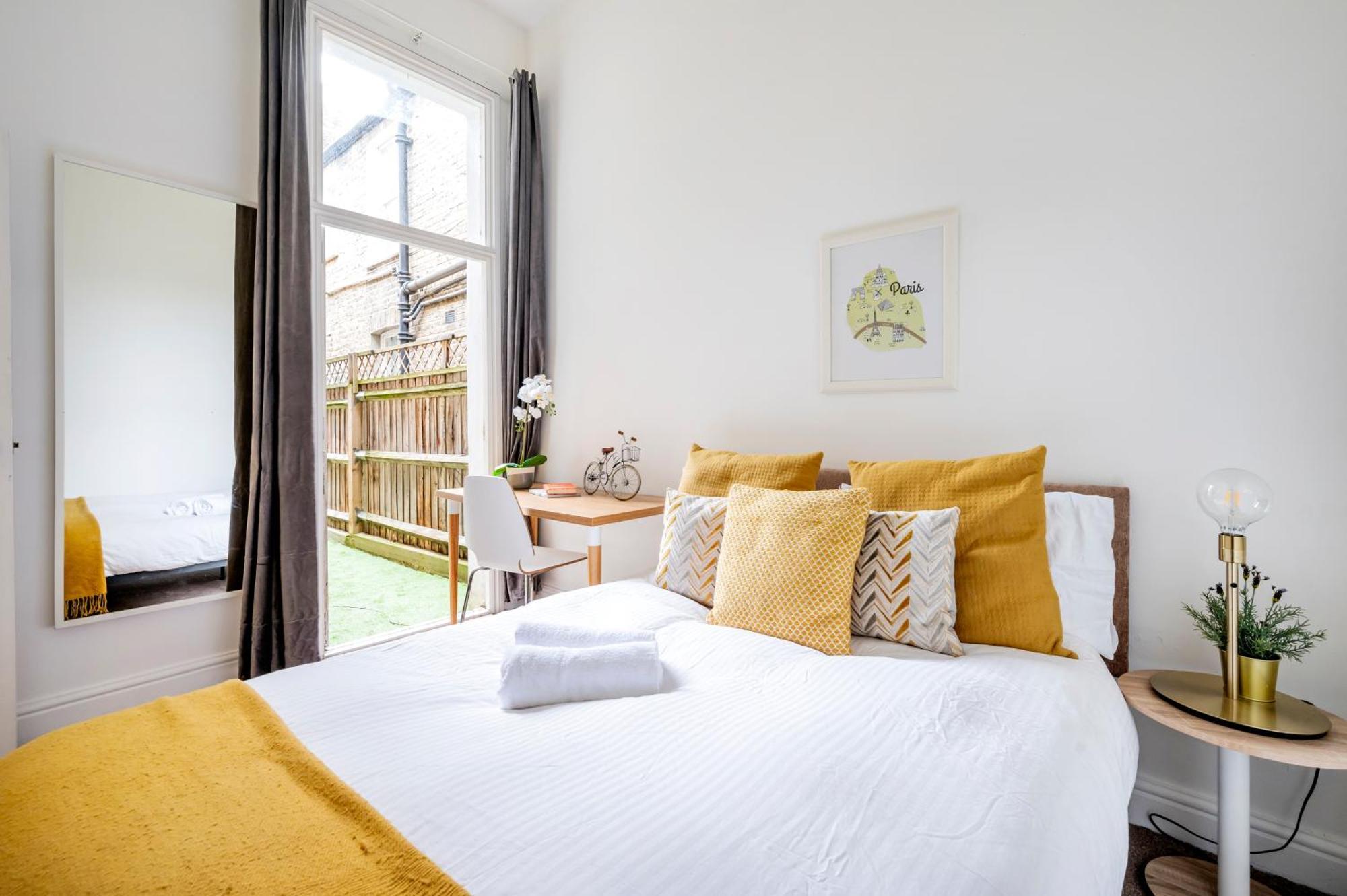 Beautiful Garden Flat Near Chelsea Apartment
