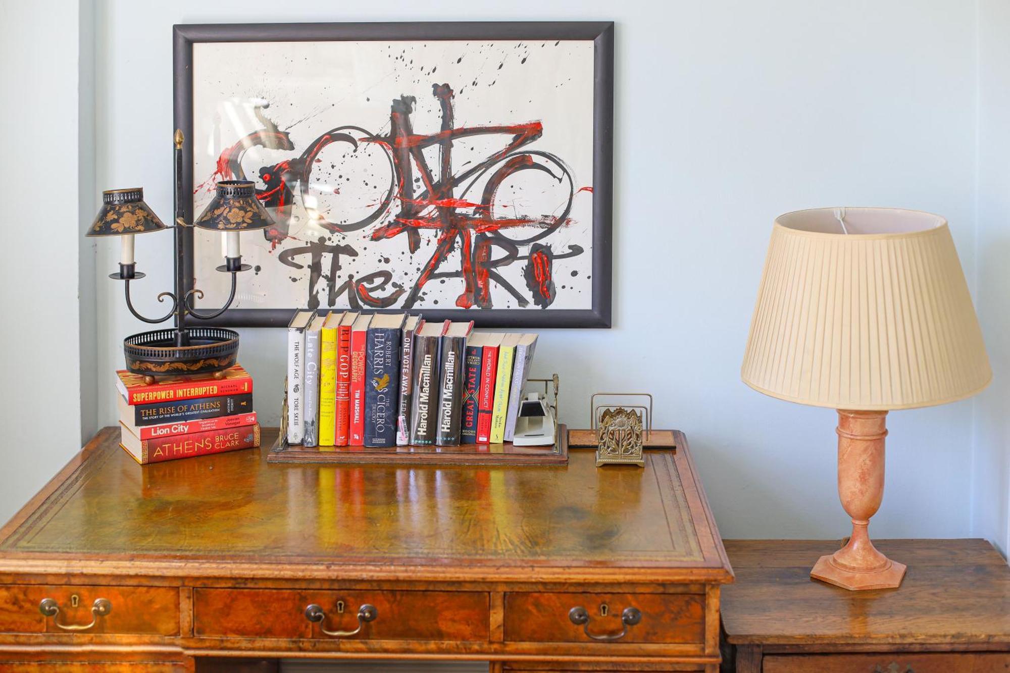 Beautiful And Spacious Kensington Flat Apartment