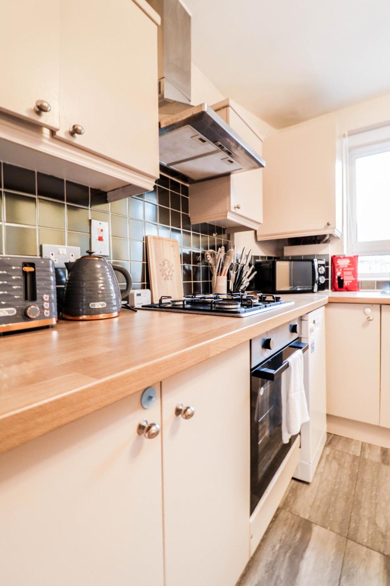 Bright And Well-kept 2 Bed Flat! Russell Square