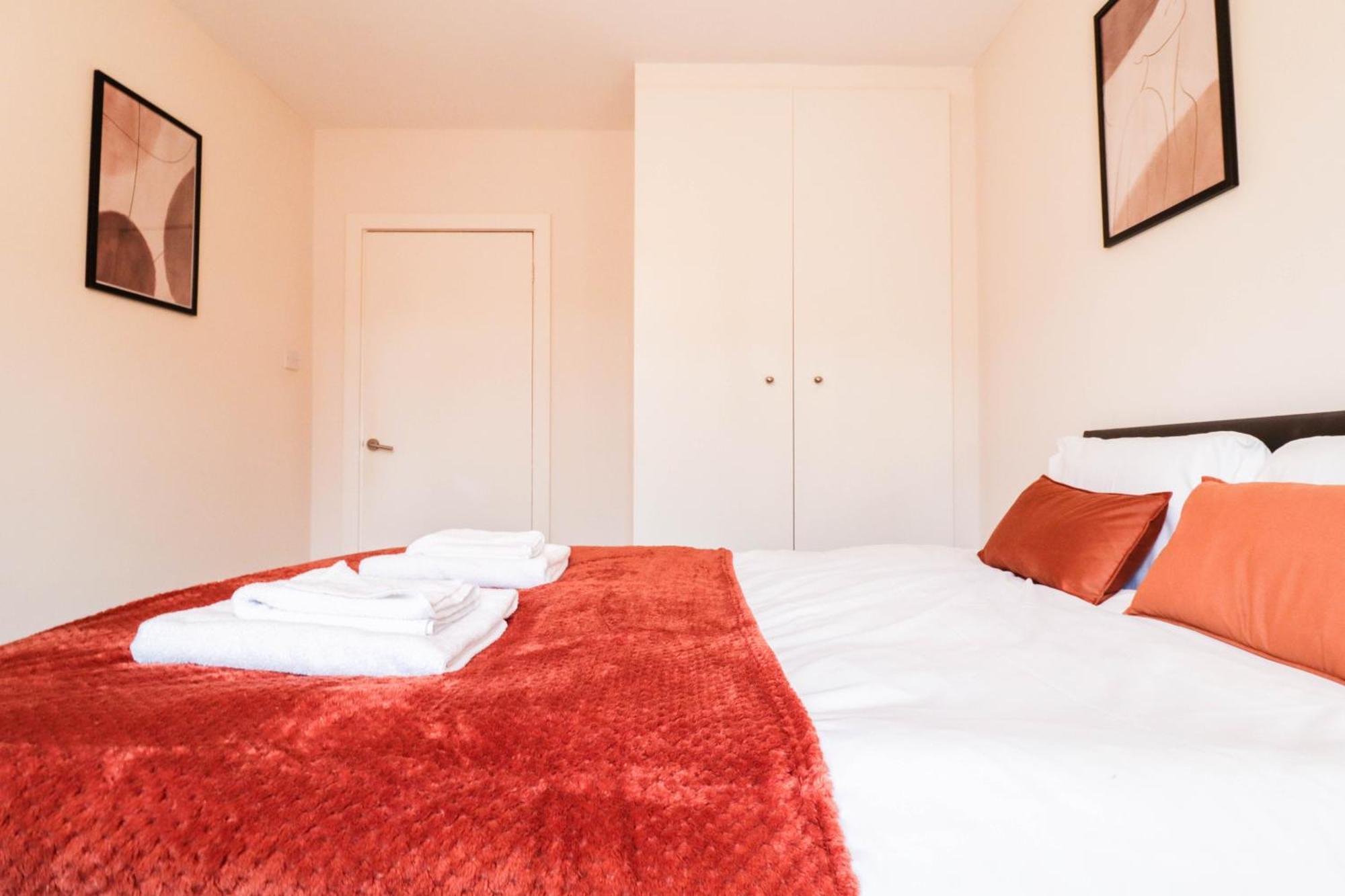 Apartment Gorgeous 2-bedroom London