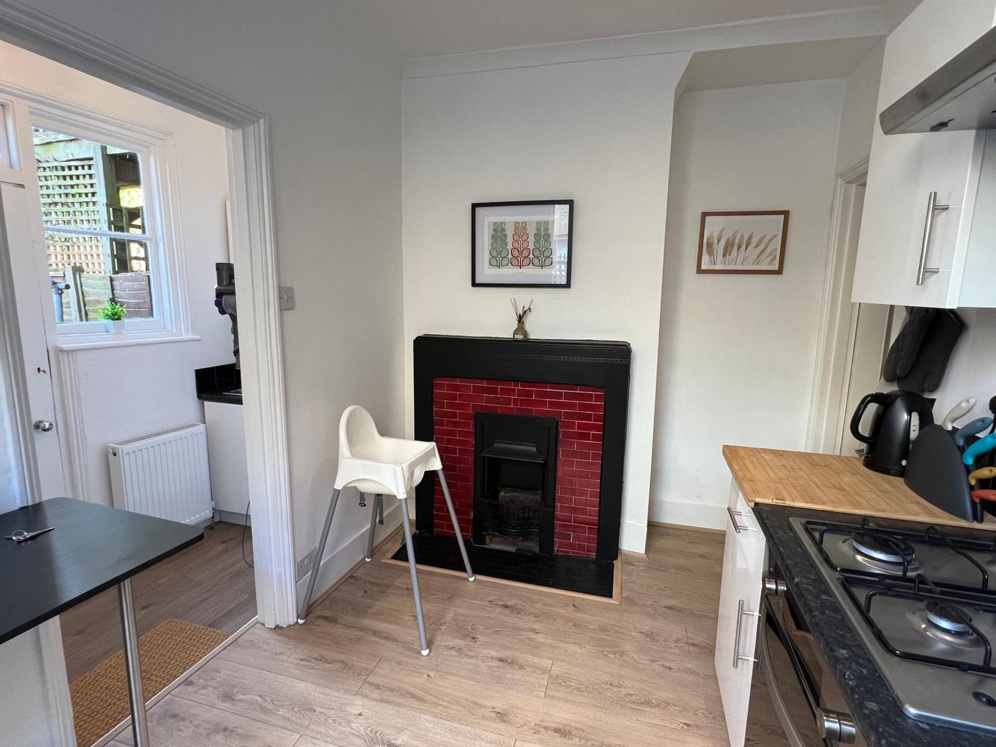 2 Bedroom Flat 10 Min Walk To Tube Appartement Londen