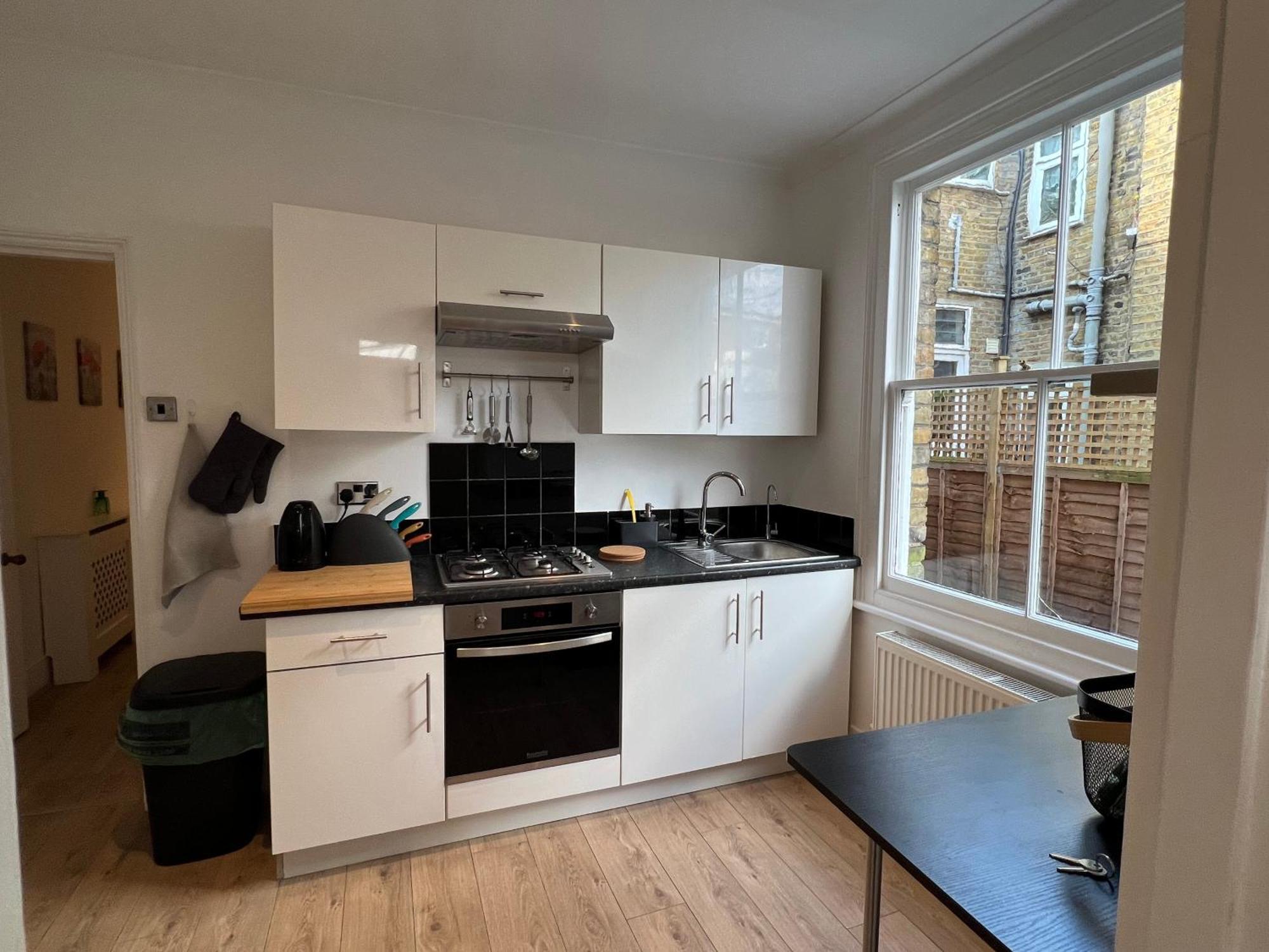 2 Bedroom Flat 10 Min Walk To Tube Appartement