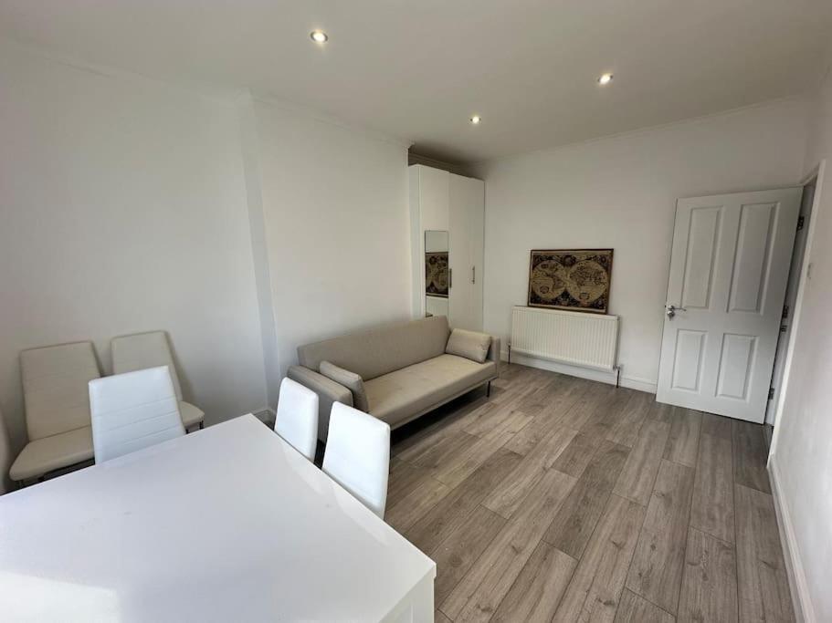 3 Bed Hackney/harringay Flat Apartment London