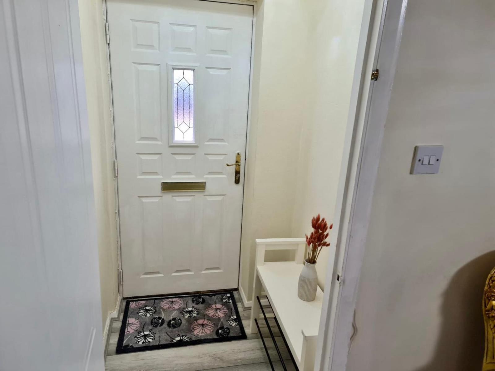 - Sleeps 4 - Parking - Garden - Petfriendly Ferienhaus London