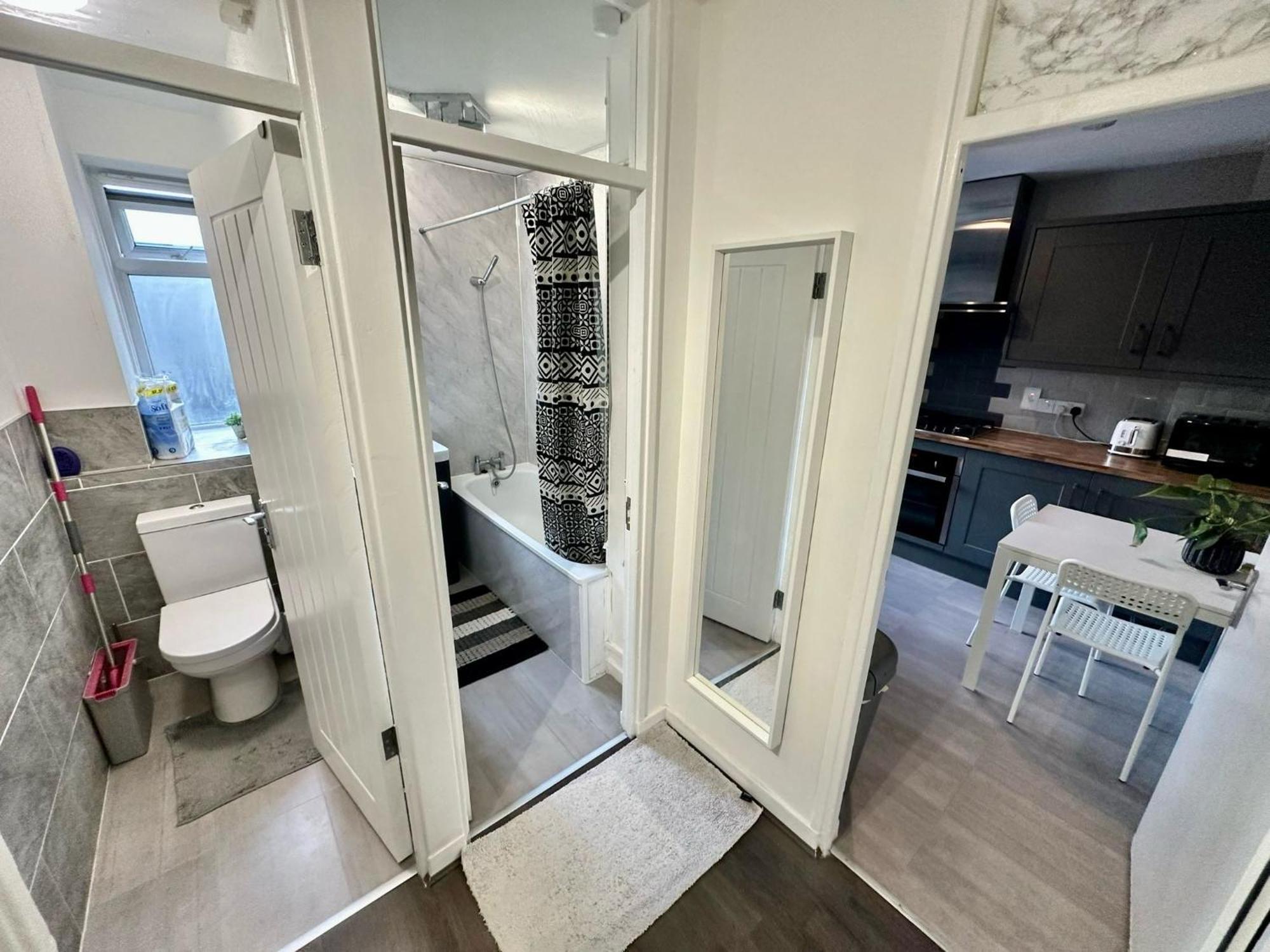 Renovu Exclusive * London