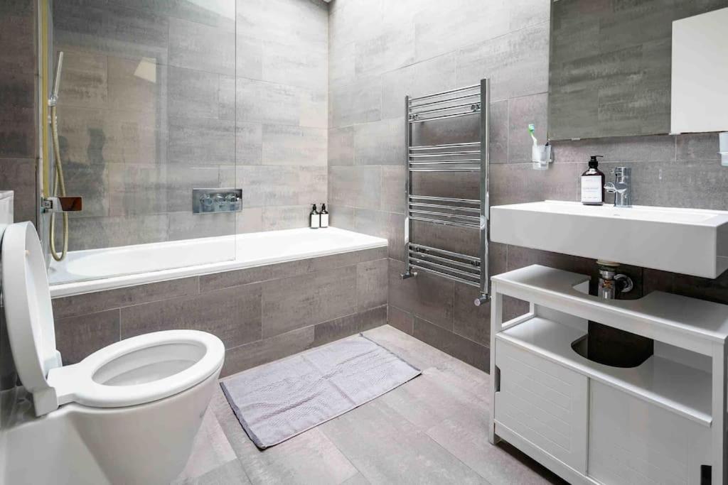 Sweet 3brs House Close To Oxford & Soho Villa
