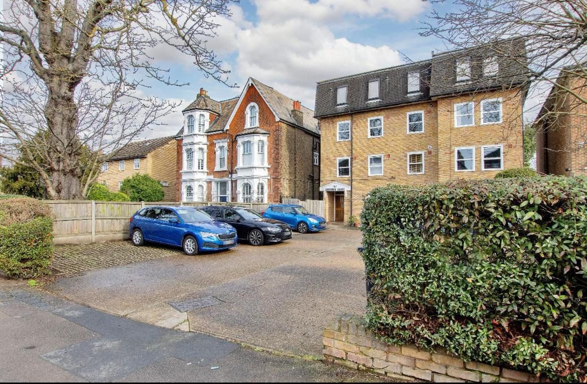Chic 2-bed Apartment, Free Wi-fi And Parking