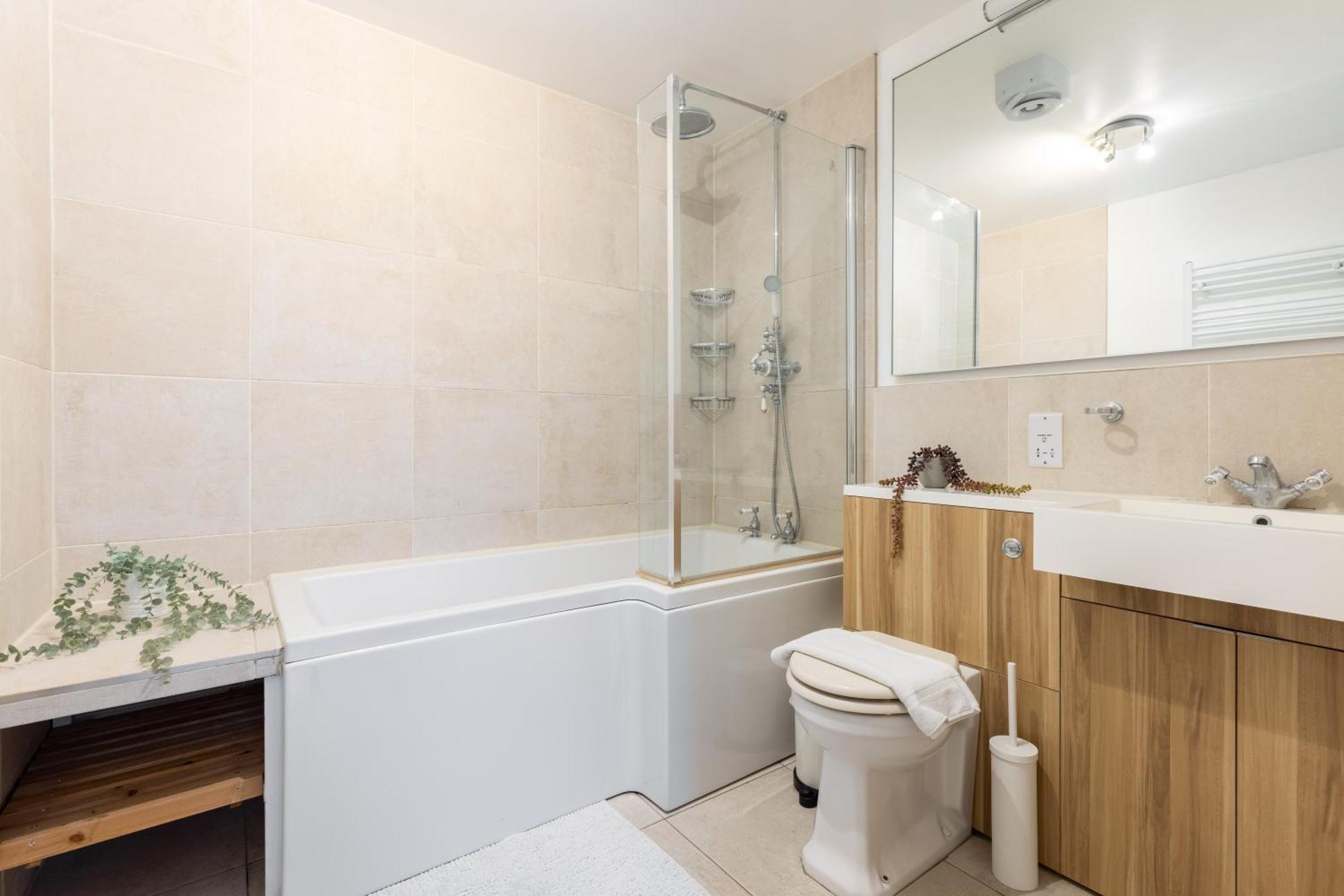 The Clapham Terraced House Apartment