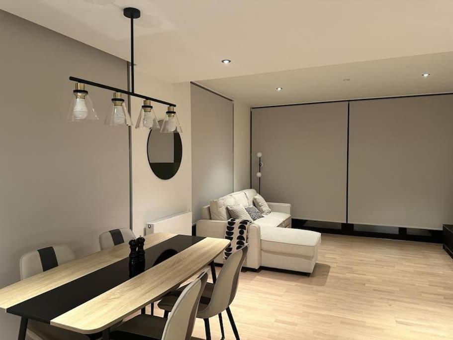 Stylist 2 Bedroom In Apartamento