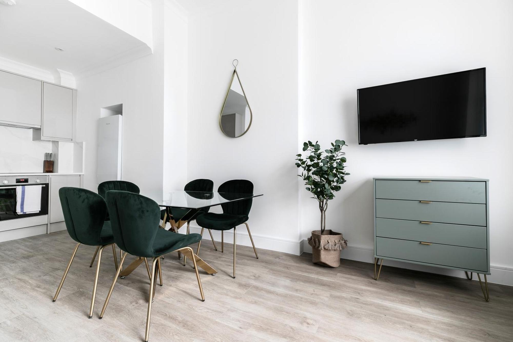 Stylish - Hyde Park Apartment