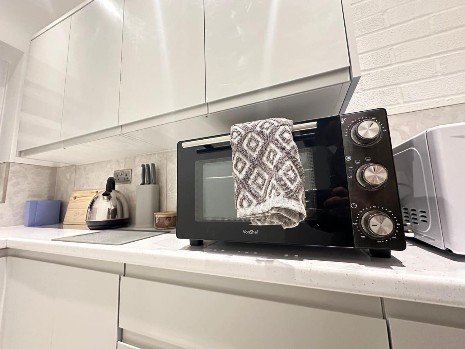 Spacious 1br Flat With Private Bath And Kitchen In Canary Wharf 2 *