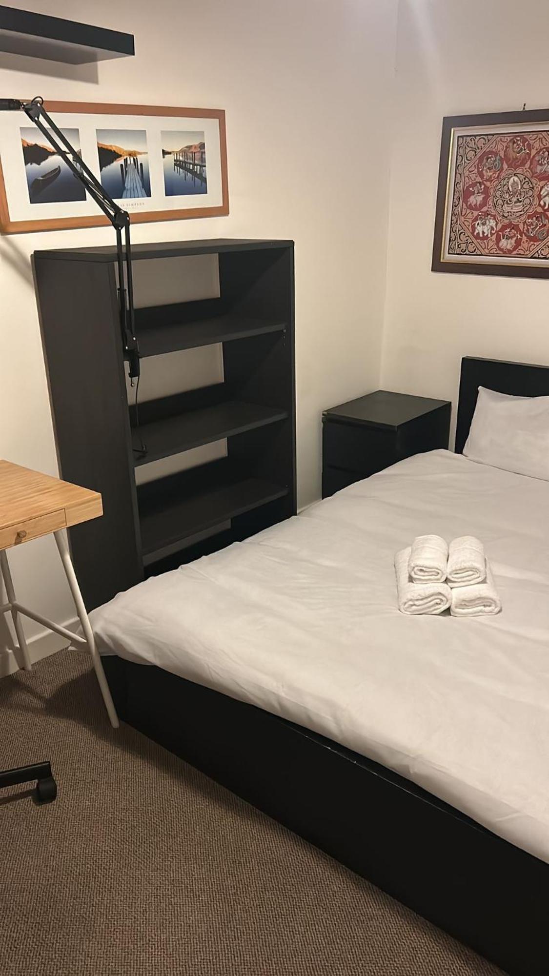 Apartment 3 Bedroom Top Floor Kensington