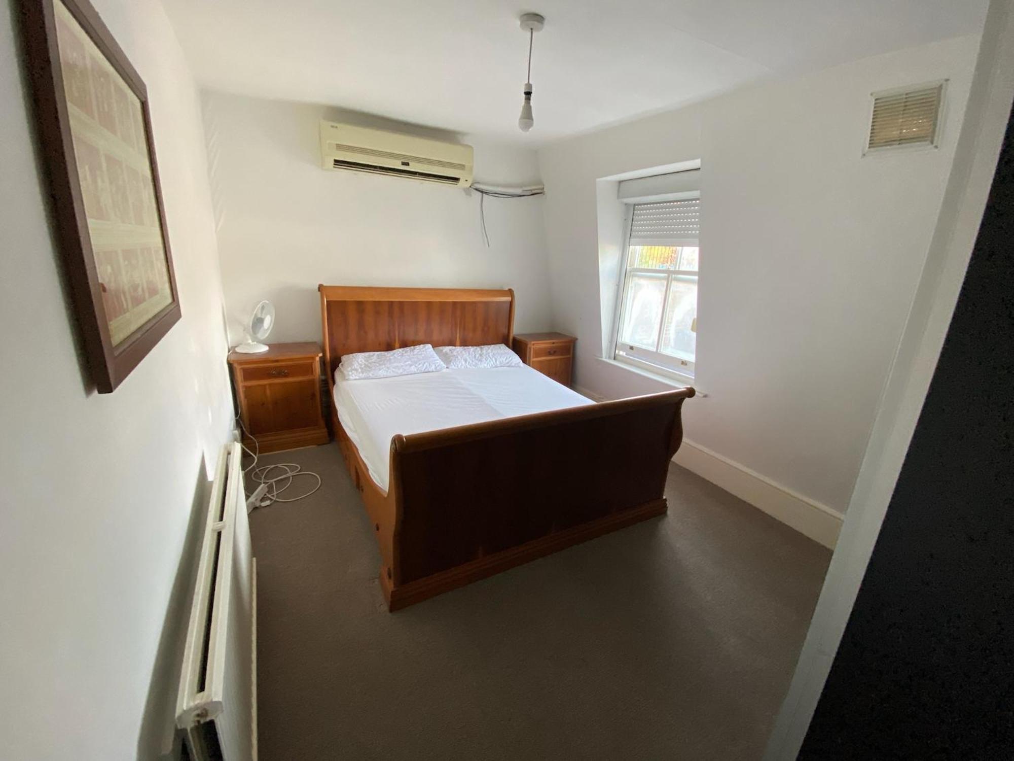 Apartment 3 Bedroom Top Floor Kensington