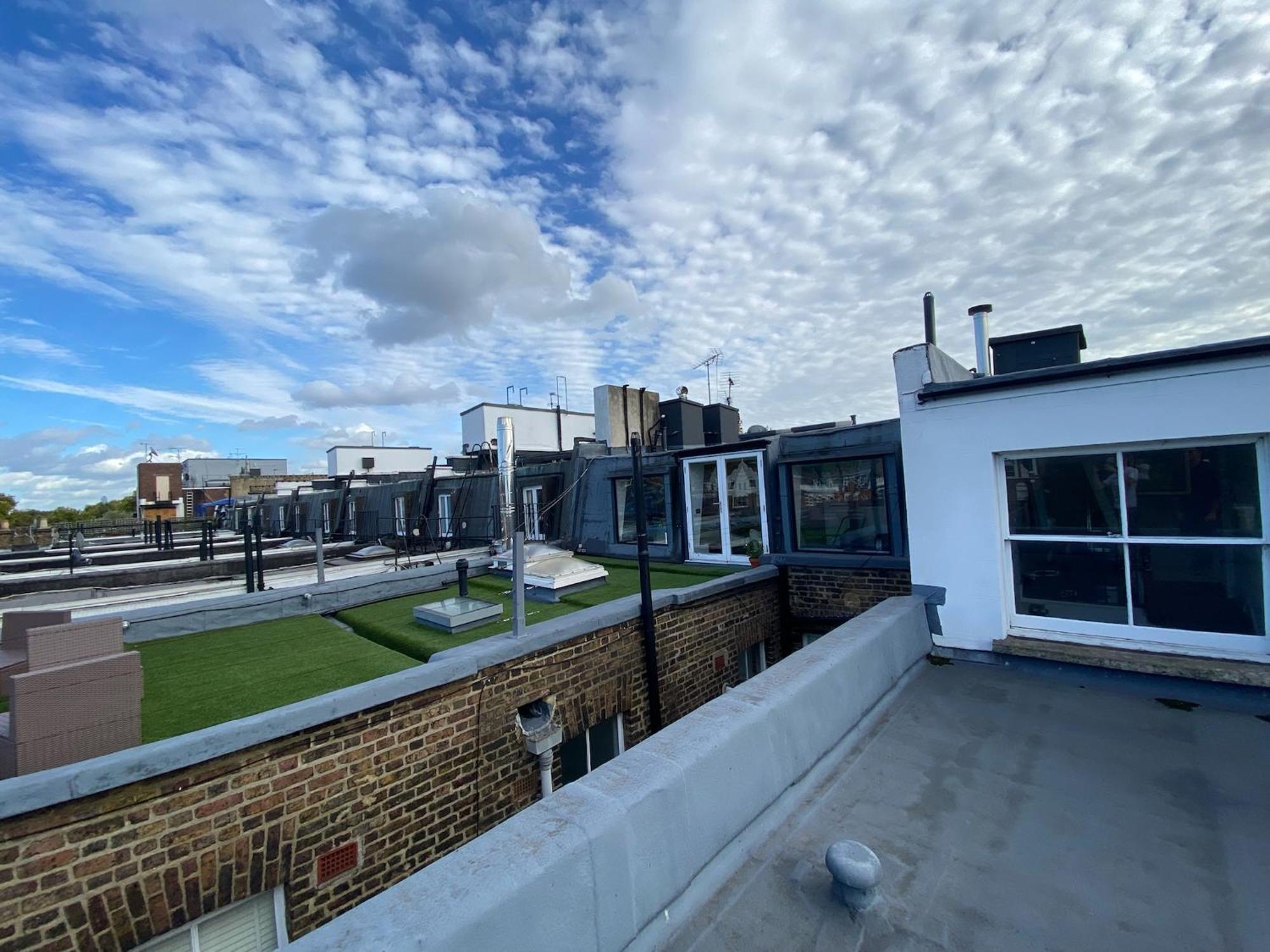 3 Bedroom Top Floor Kensington Apartment