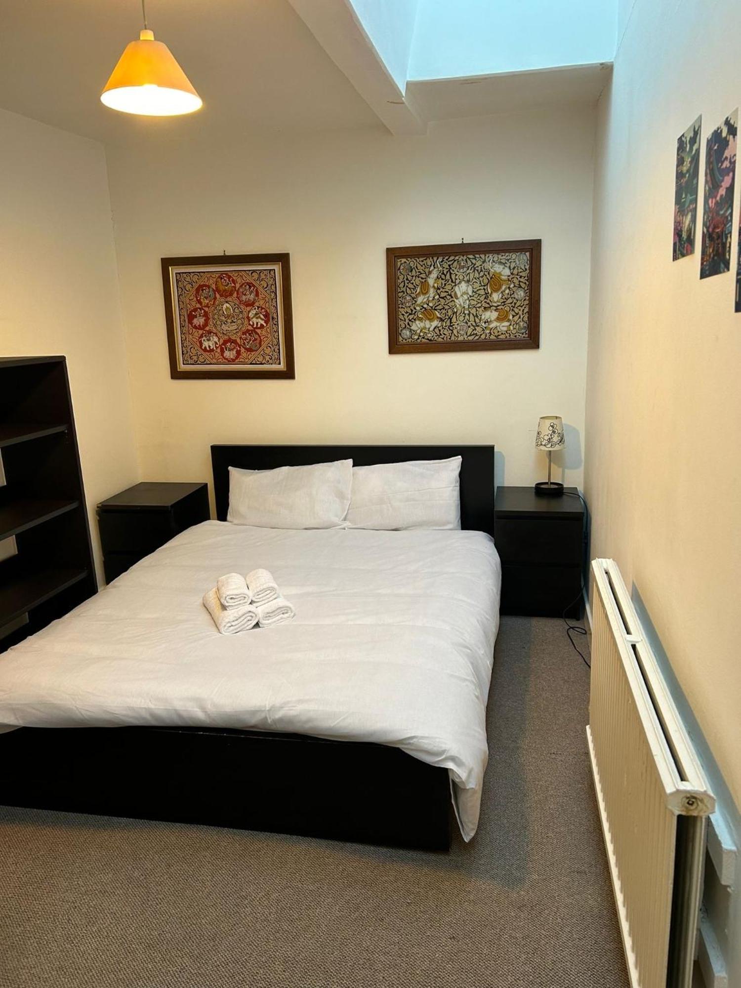 3 Bedroom Top Floor Kensington Apartment London