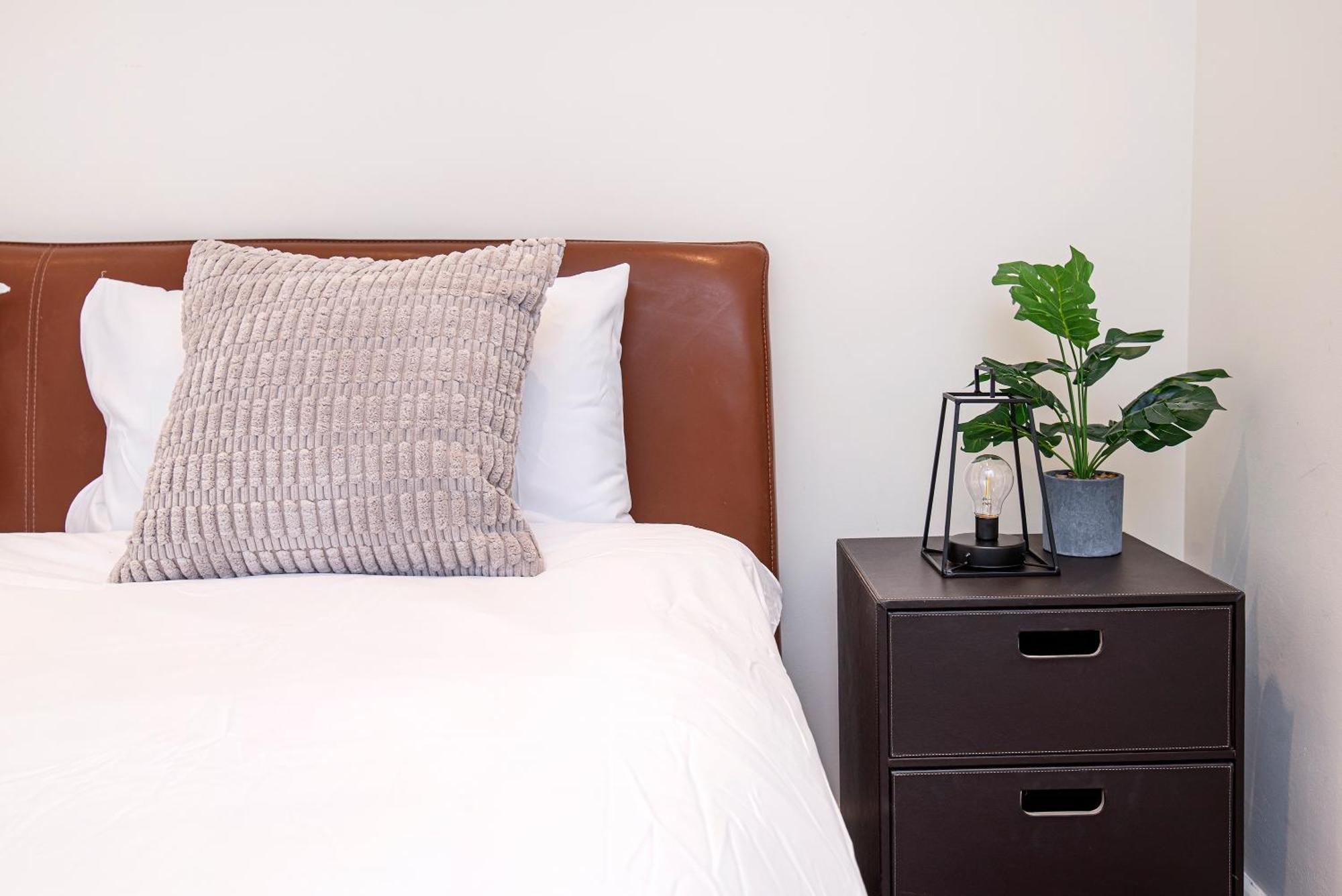 2 Bed Maissonette * London