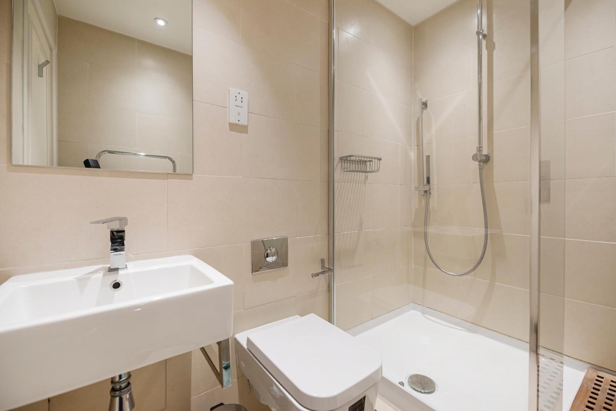 2 Bed Maissonette London