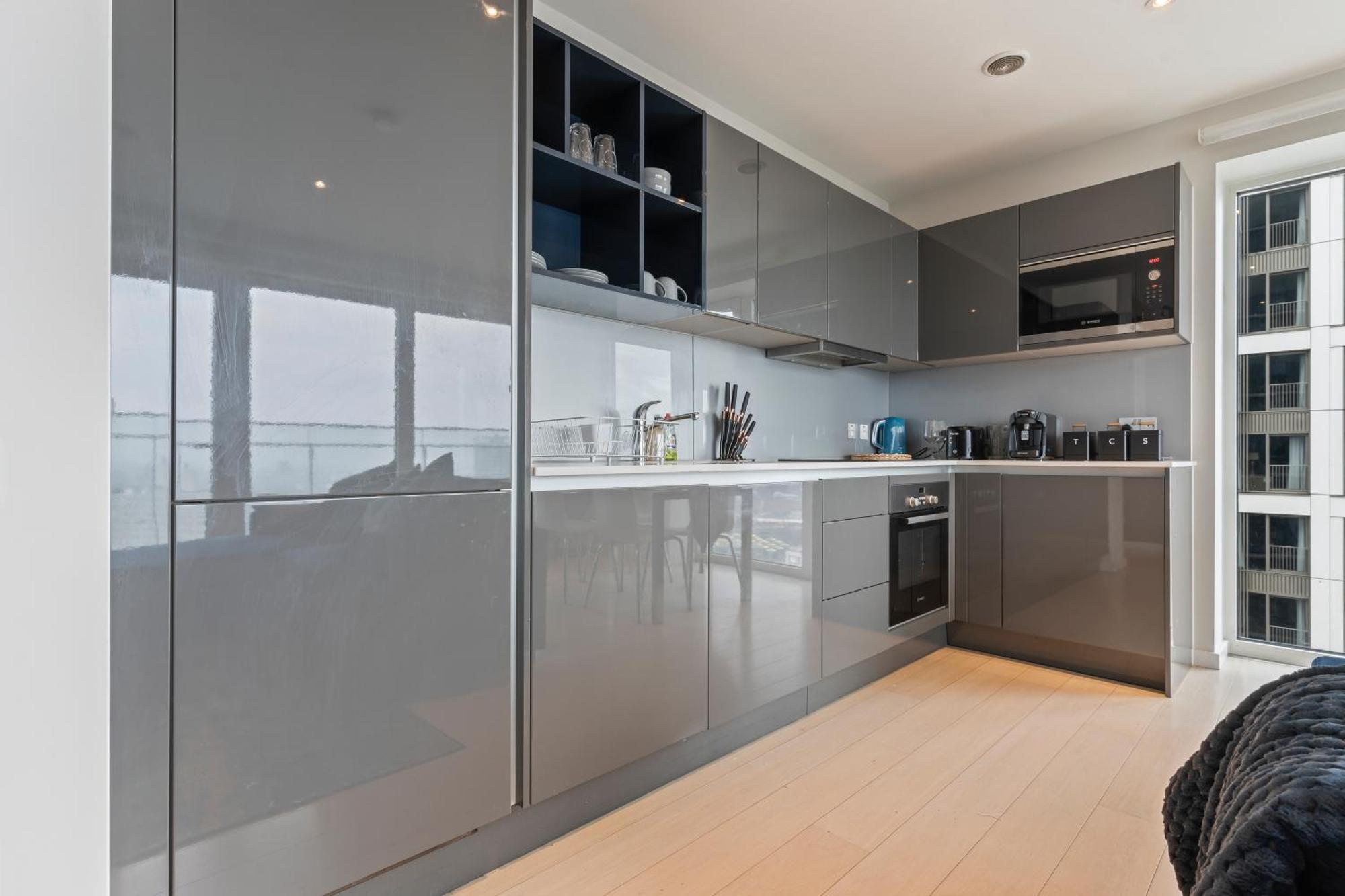 Elegant 2br Flat On 20th Floor Near Many Attractions London