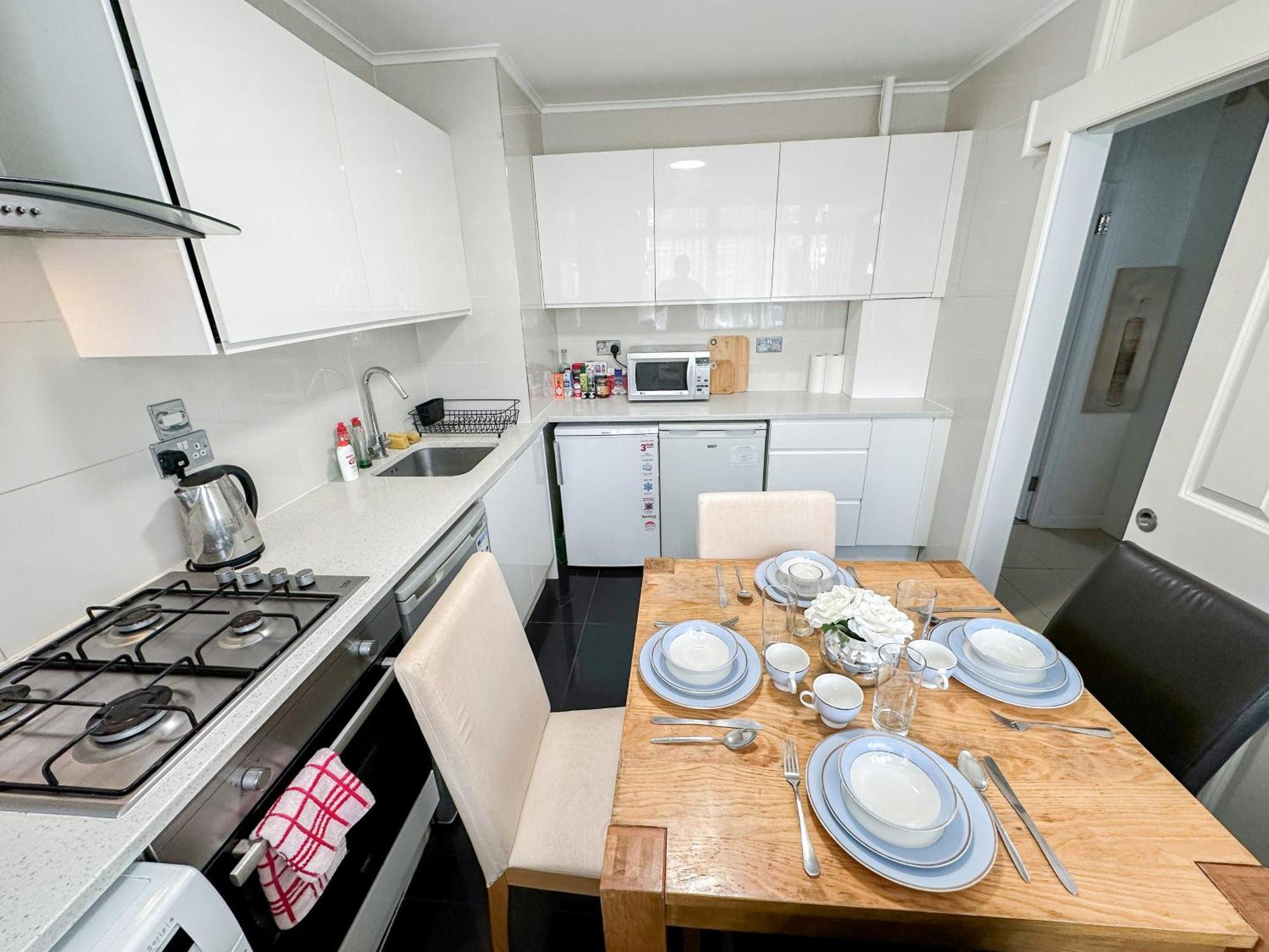 Cosy 3 Bedroom 3 Bathroom Flat With Private Garden- Maida Vale, Near Paddington