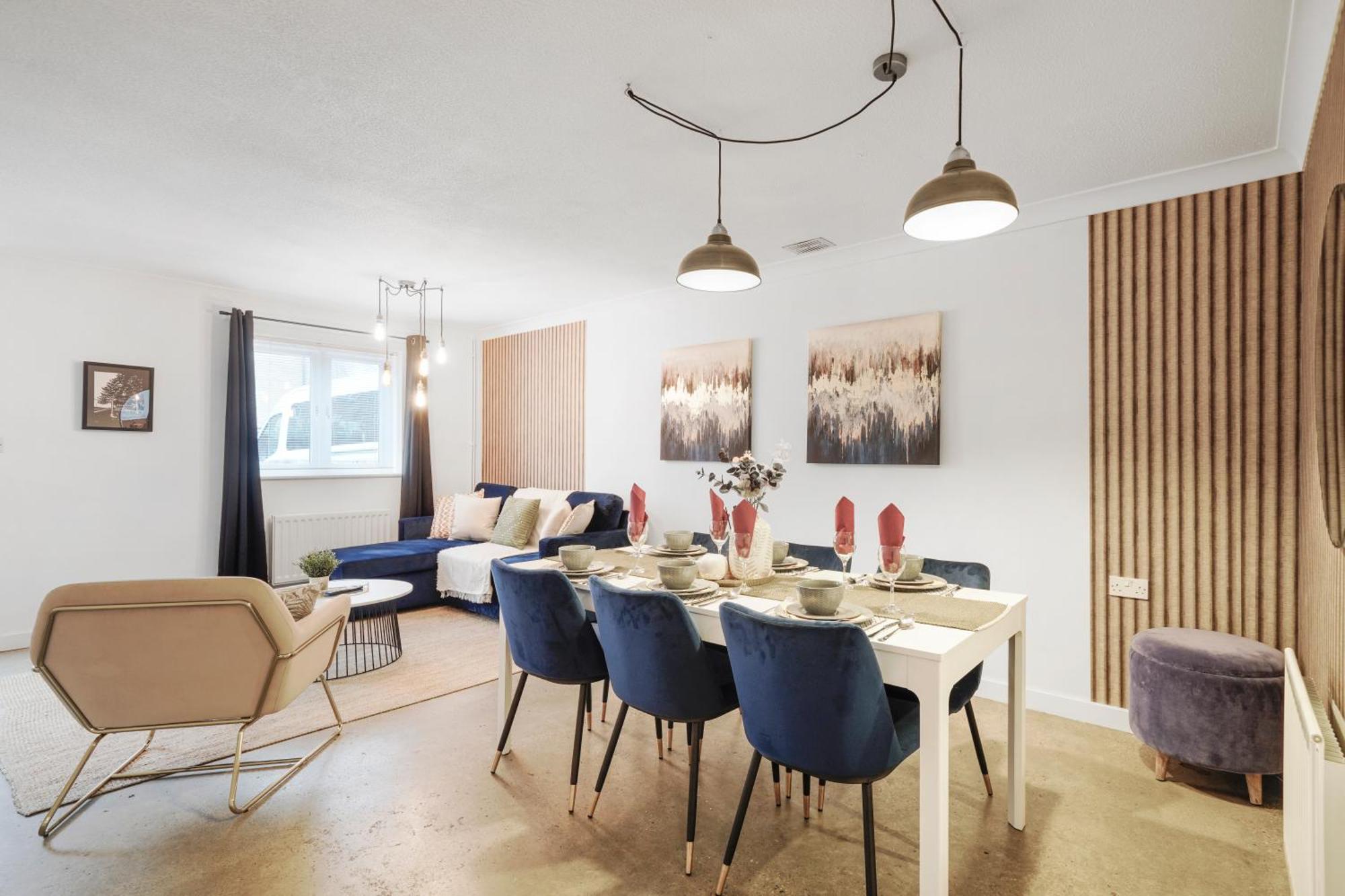 Modern & Stylish House In - Garden Holiday home