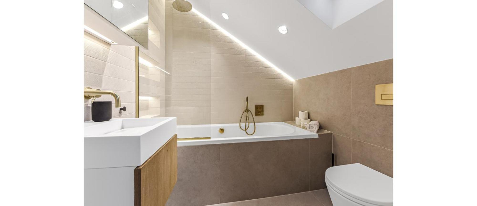 Apartment Luxury Abode: 5-bed Haven Ideal For Big Groups! London