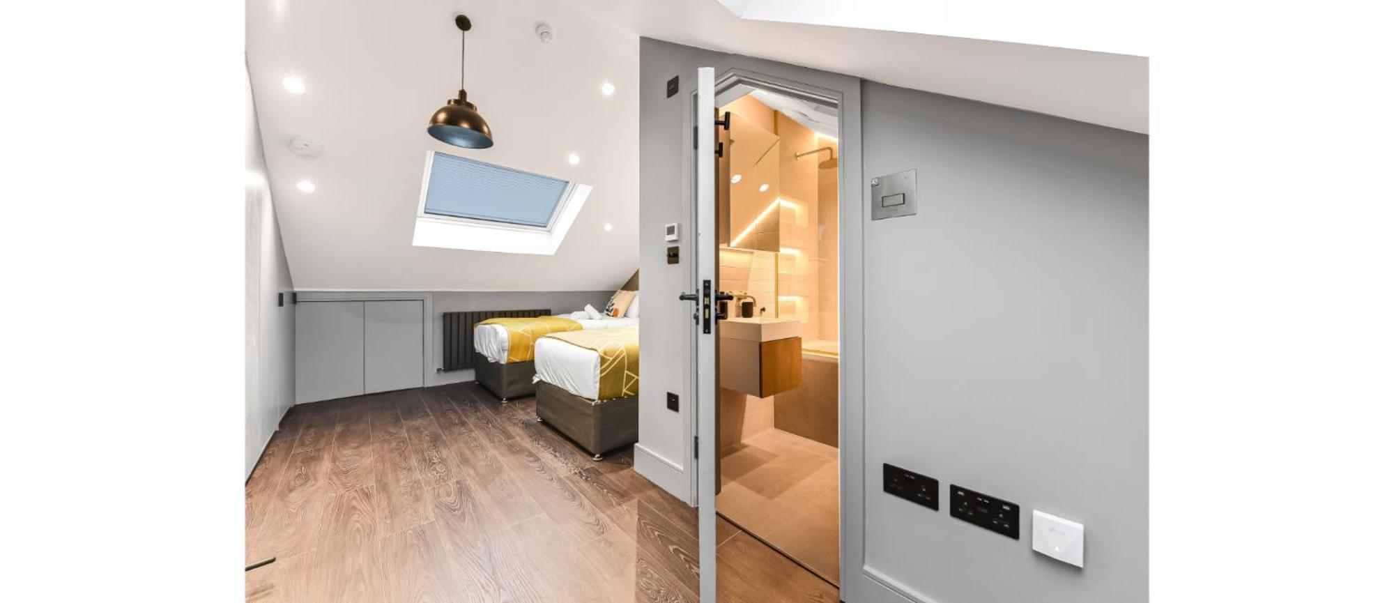 Luxury Abode: 5-bed Haven Ideal For Big Groups! Apartment London