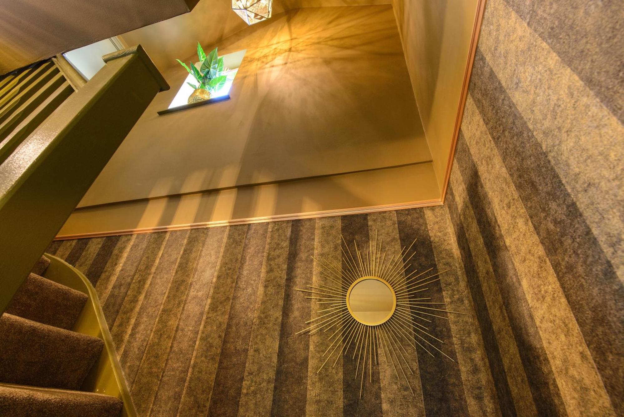 Apartment Luxury Versace 2 Bed Hot Tub Pool Table Sky Tv London