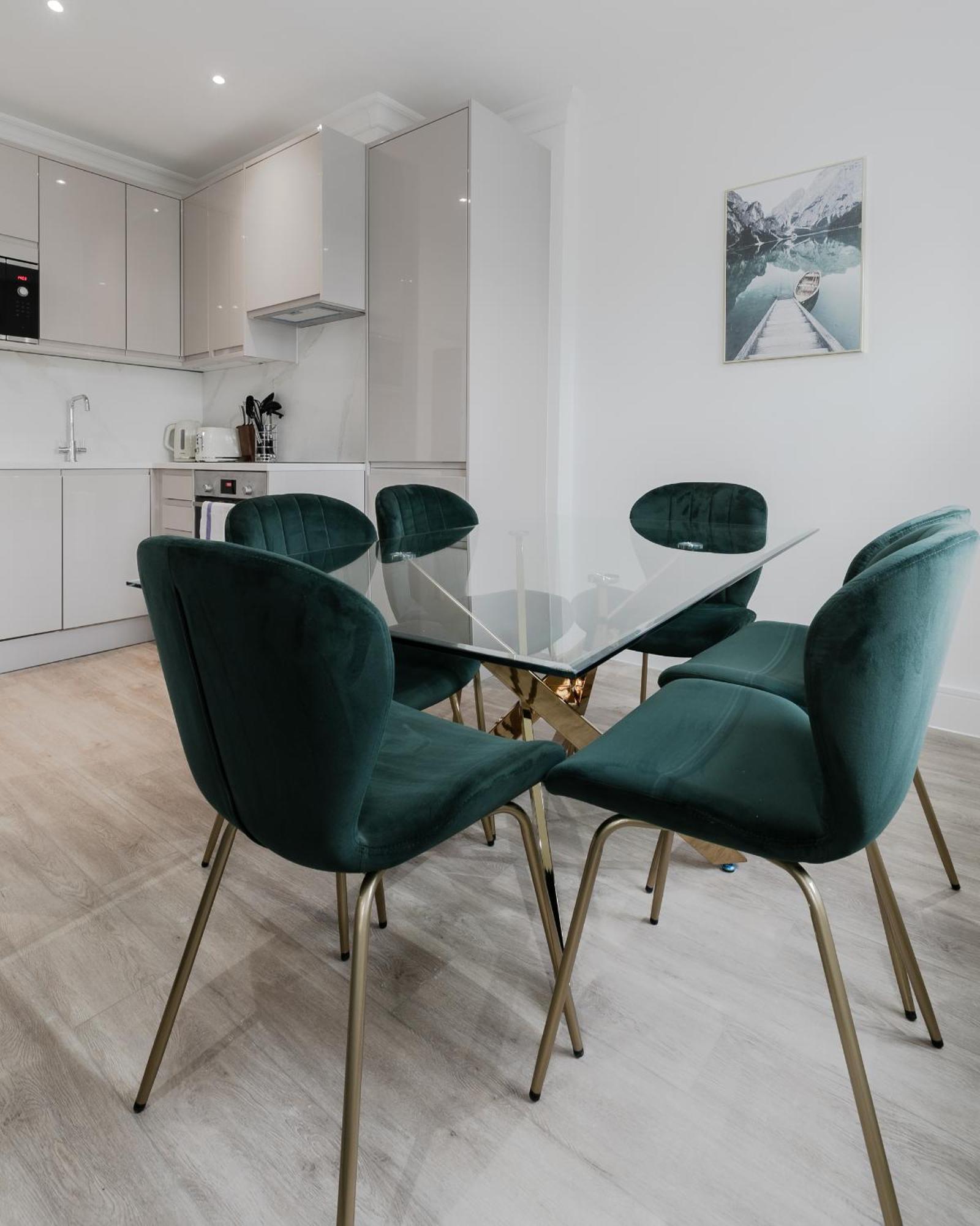 Stylish - Hyde Park Apartment