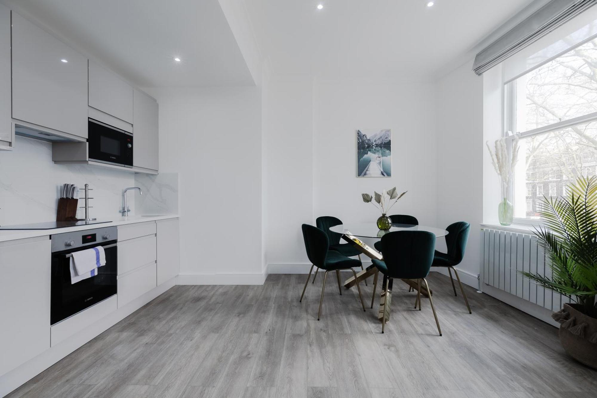 Stylish - Hyde Park Apartment