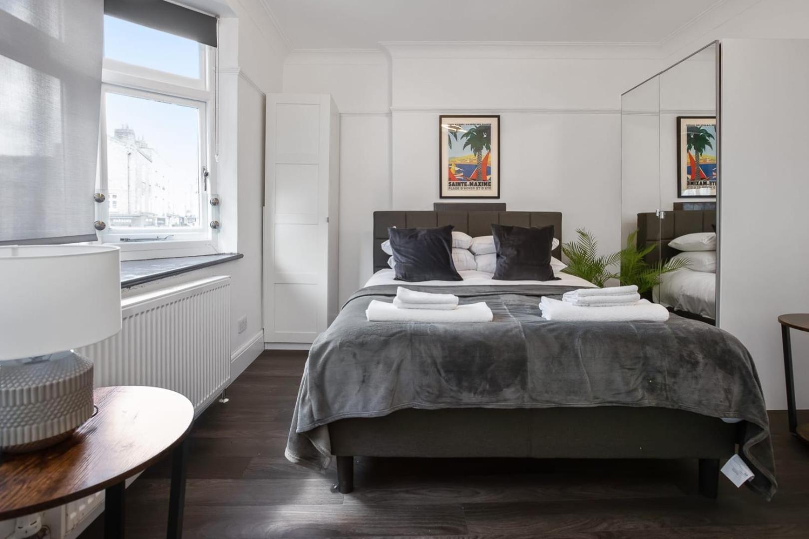 Modern 2 Bed In Prime Camden Sleeps 6 Appartement Londen