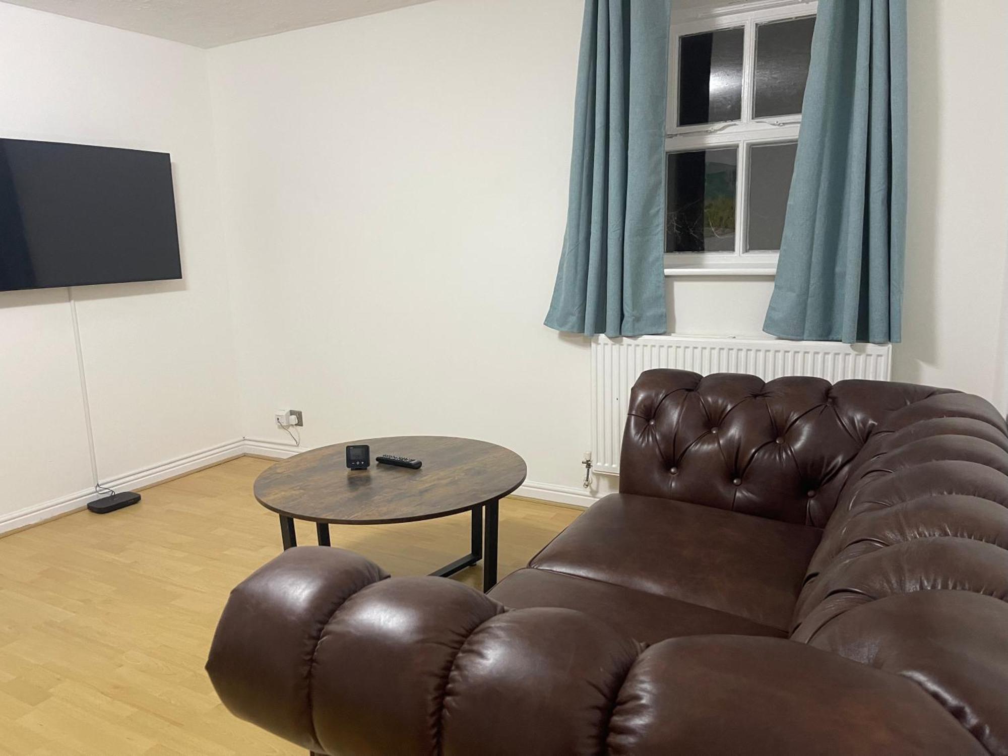 2bed Cozy Spacious - 15min To Canary Wharf O2 Excel London