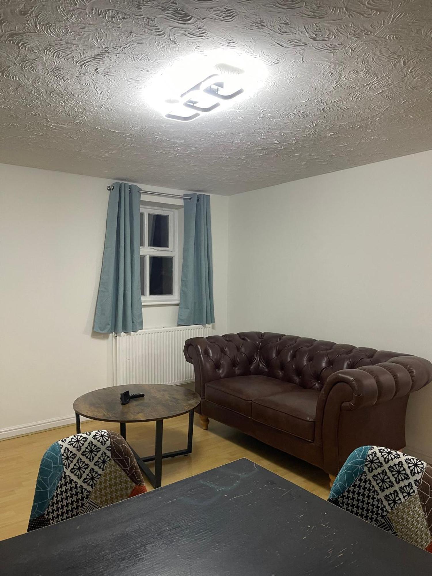 2bed Cozy Spacious - 15min To Canary Wharf O2 Excel London