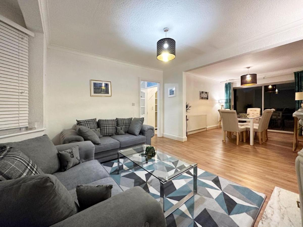 Holiday home Charming 3-bedroom Family