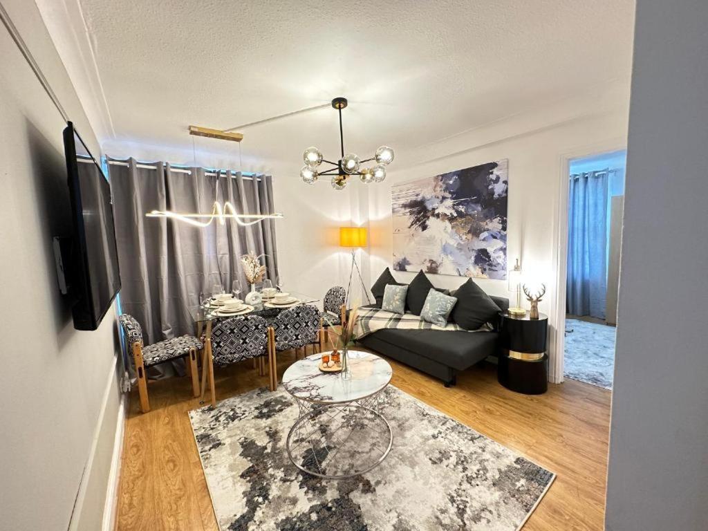 Hyde Park Three Bedroom London