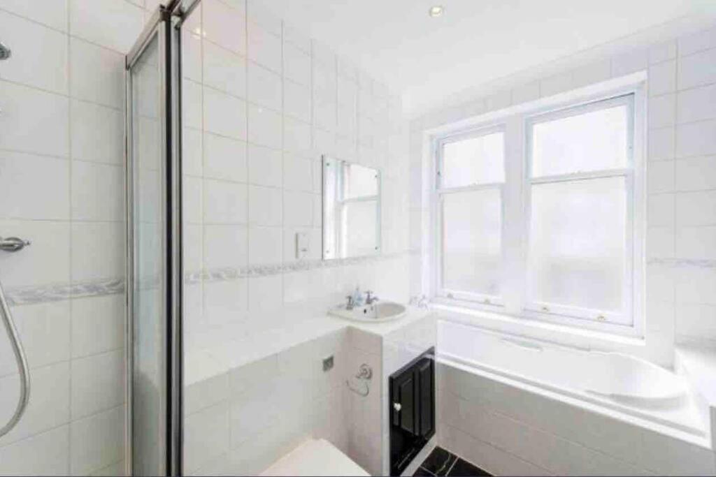 Luxury 3 Bedroom, 3 Bath By Oxford St & Soho Leilighet