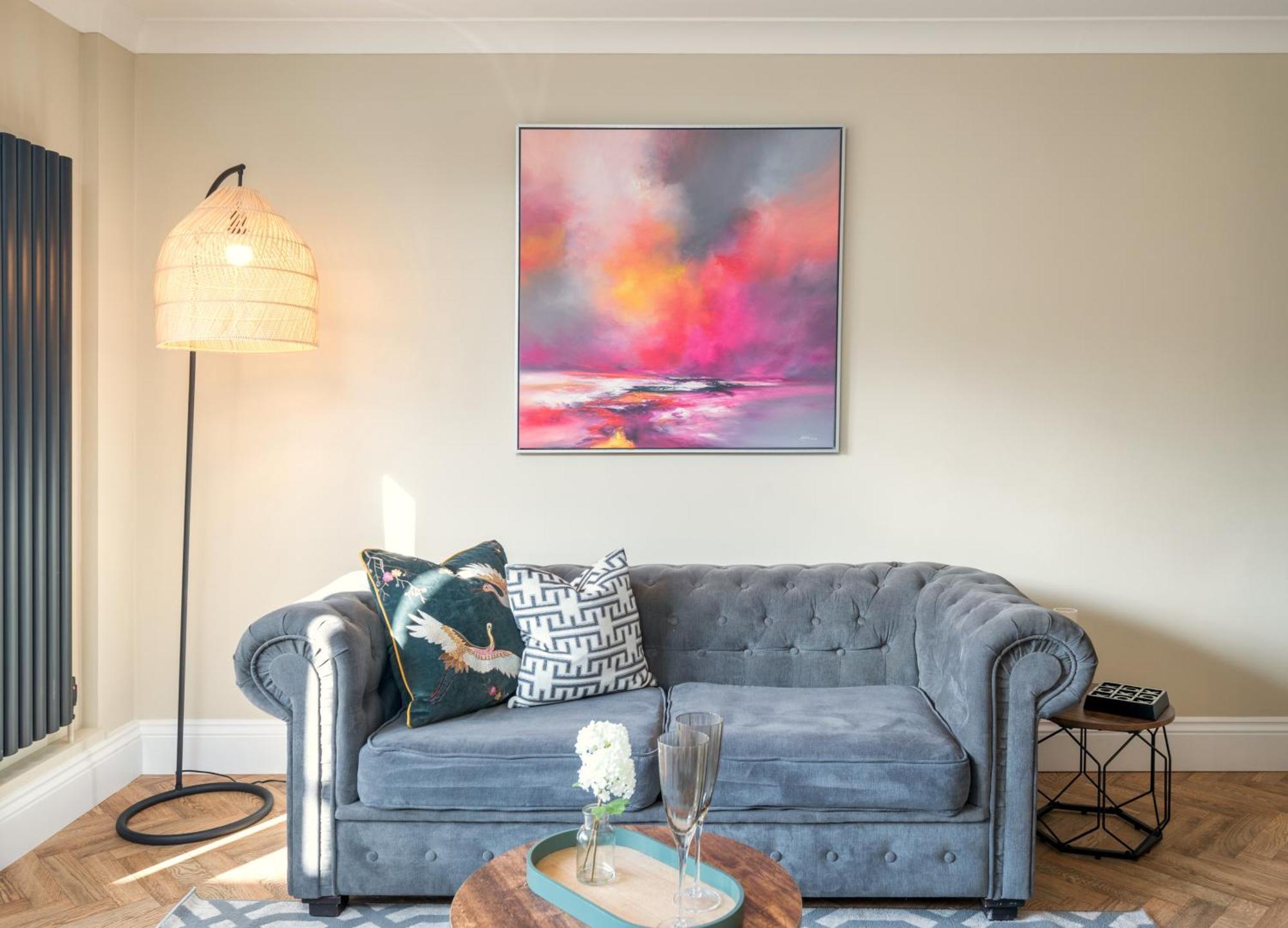 5 Star - Stylish 2 Bed In -excel, Airport Ferienhaus *