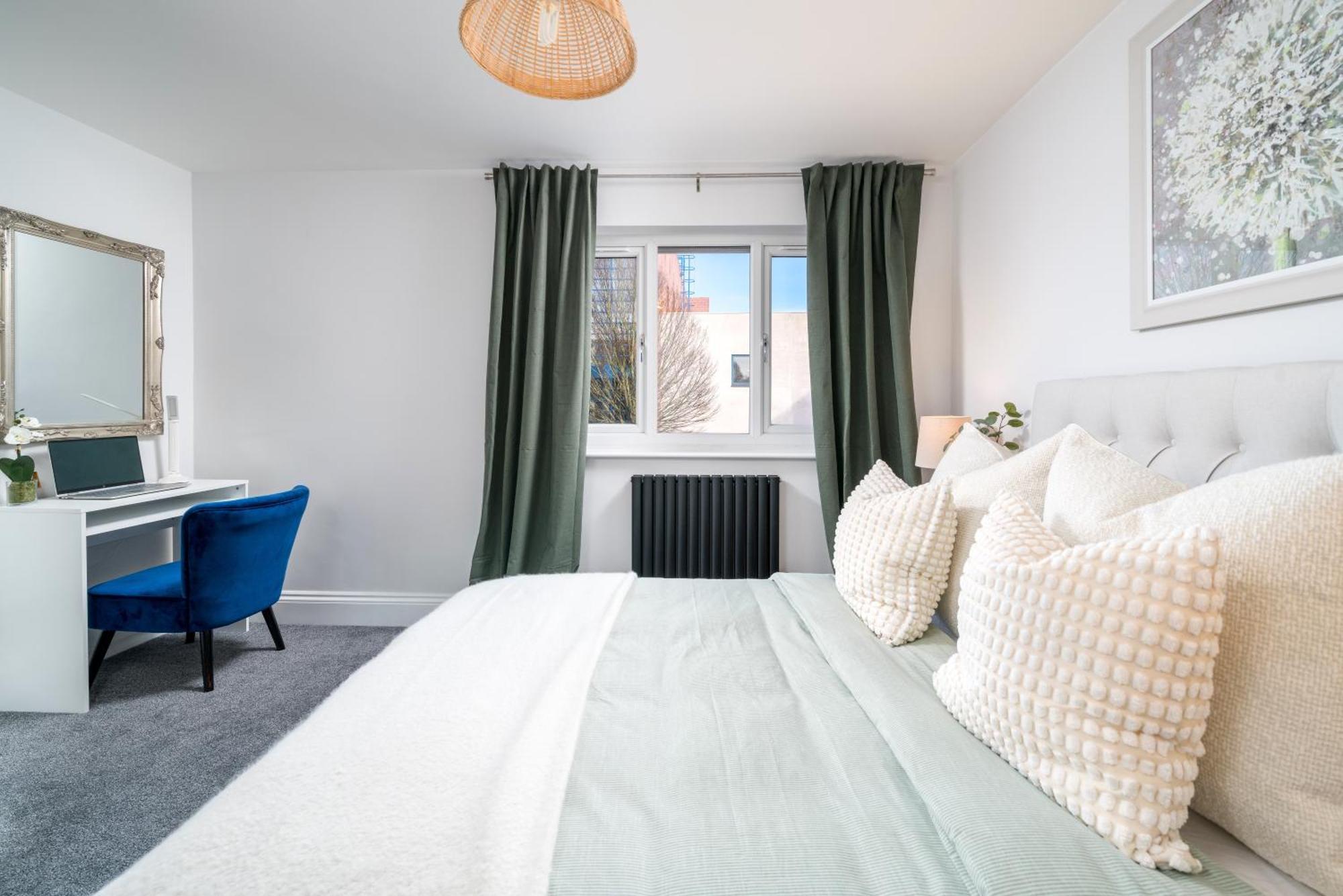 Ferienhaus 5 Star - Stylish 2 Bed In -excel, Airport