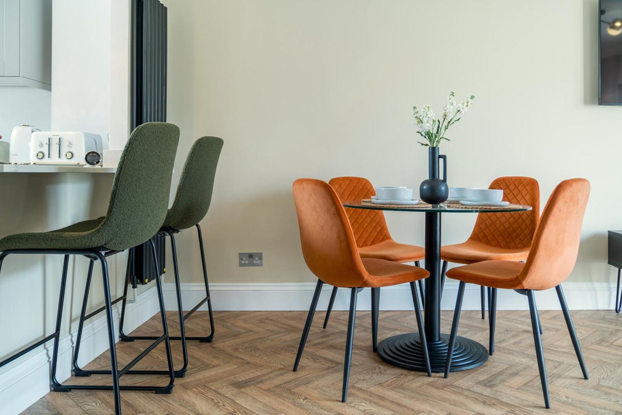 5 Star - Stylish 2 Bed In -excel, Airport Ferienhaus