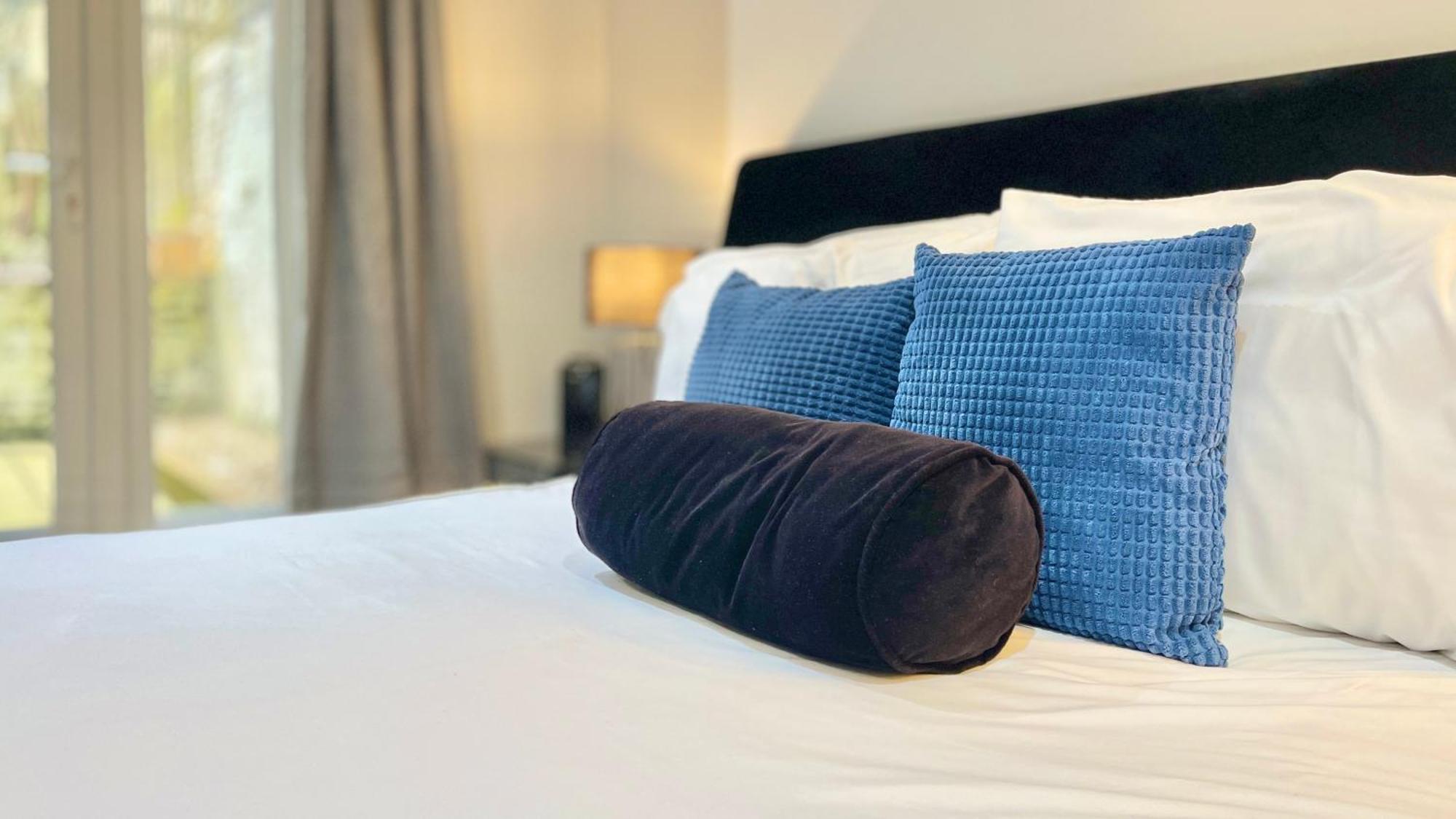 Tube & Notting Hill Nearby - Garden Flat Haven * London