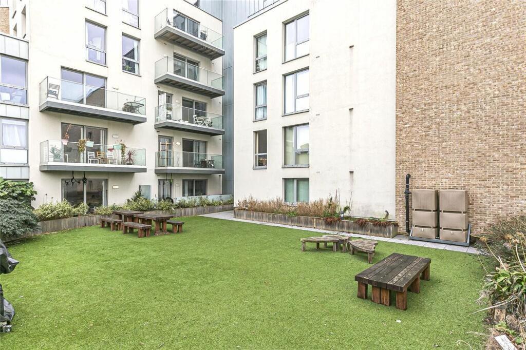Leilighet Modern Serviced 3-bedroom Flat In East