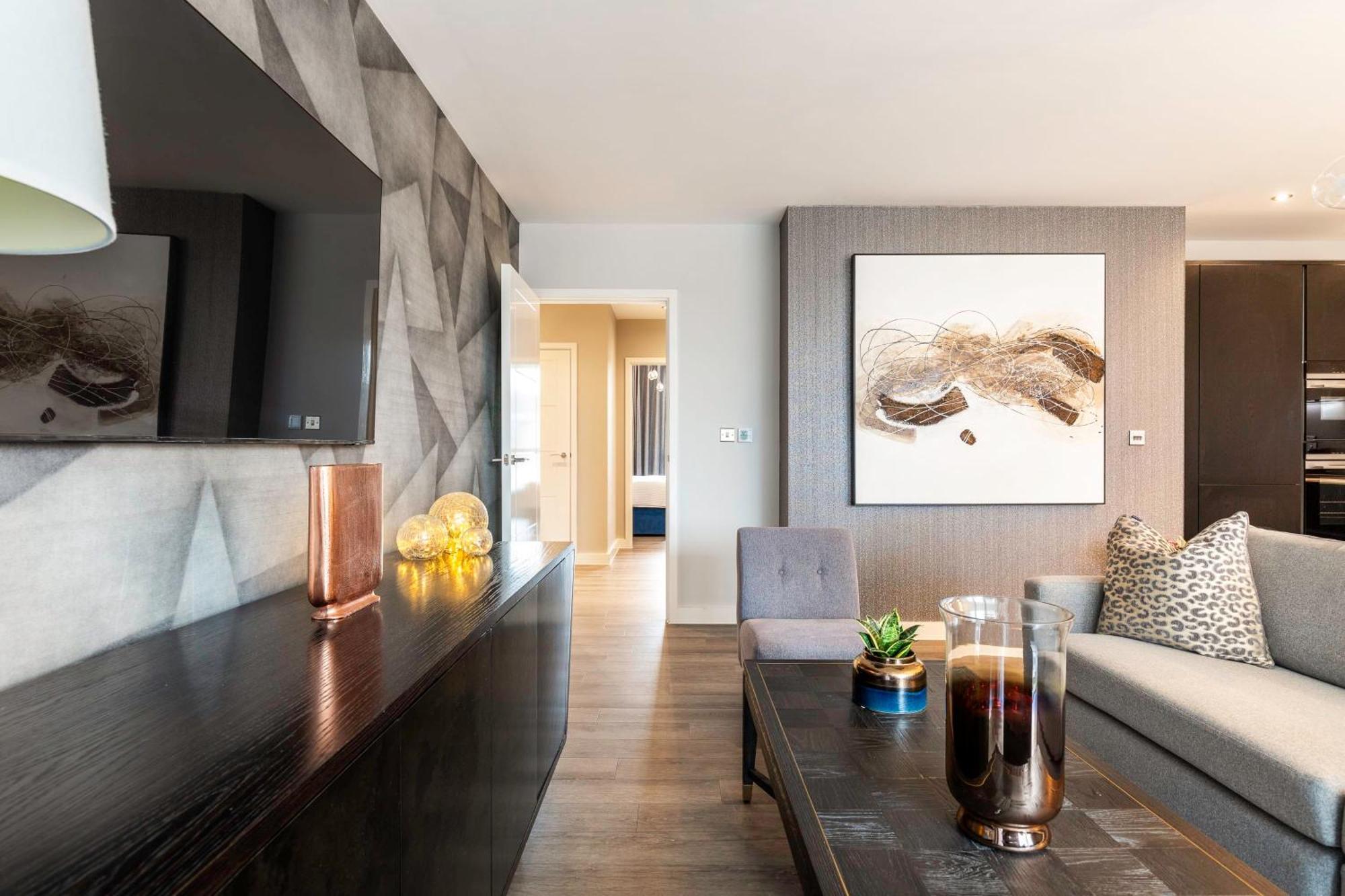 Apartment Showroom Splendour, Luxe Elegance *