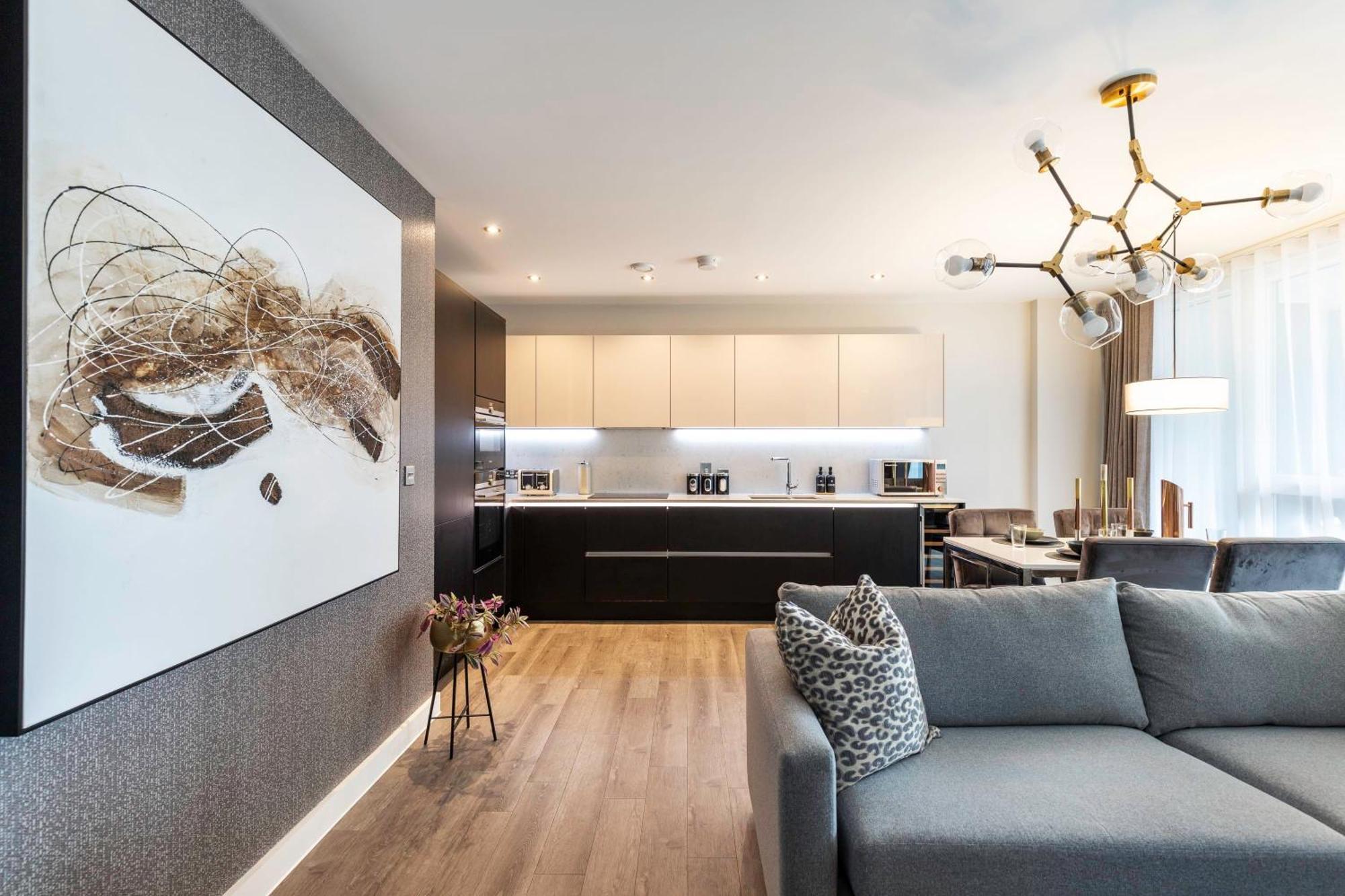 Apartment Showroom Splendour, Luxe Elegance *