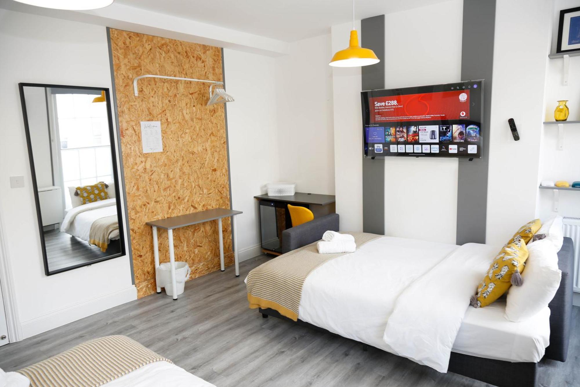 Luxury In Camden Town Near Shops, Cafes, Bars & Metro With Shared Bathrooms Accommodatie bij particulieren