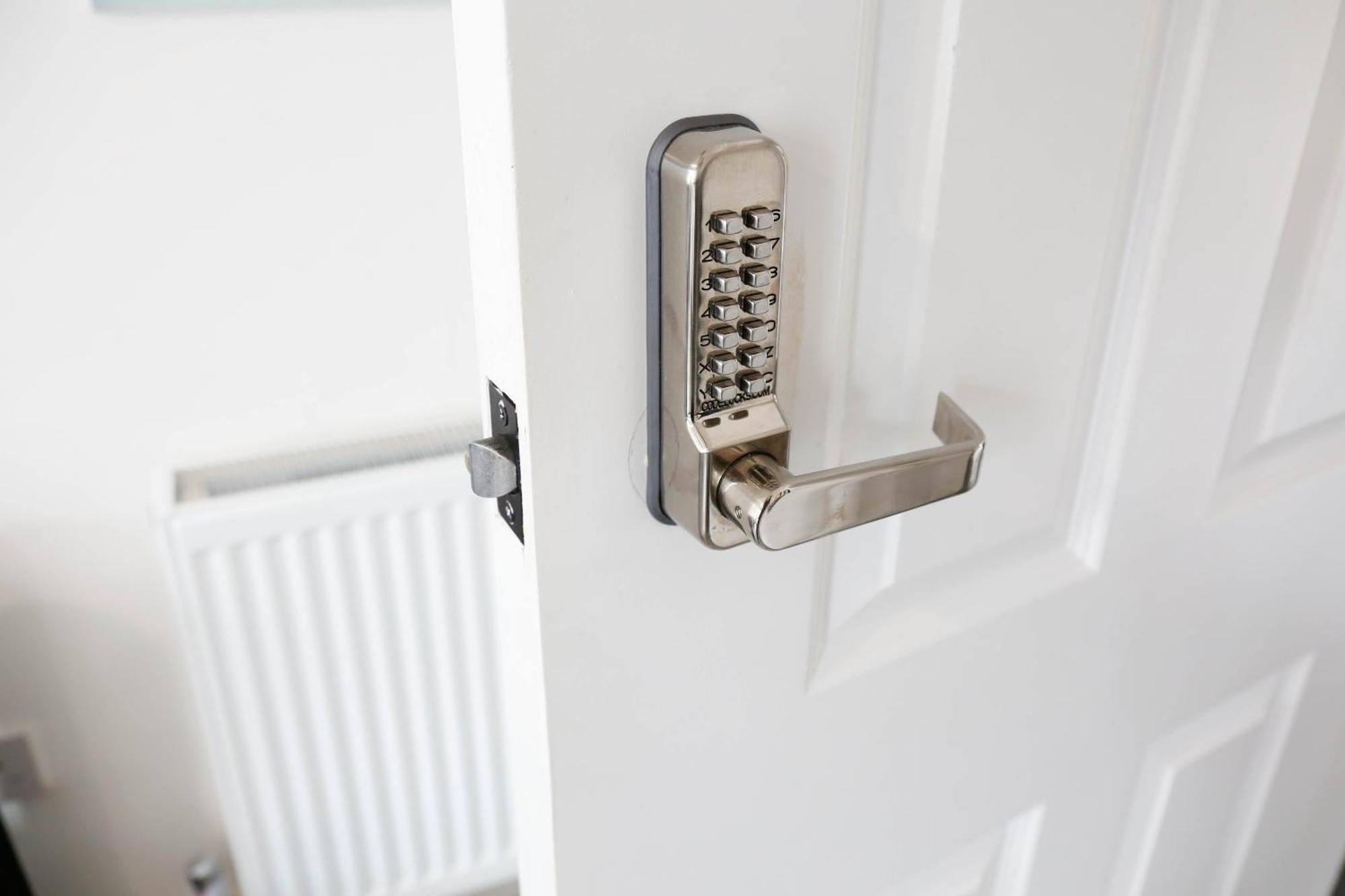 Luxury In Camden Town Near Shops, Cafes, Bars & Metro With Shared Bathrooms Accommodatie bij particulieren