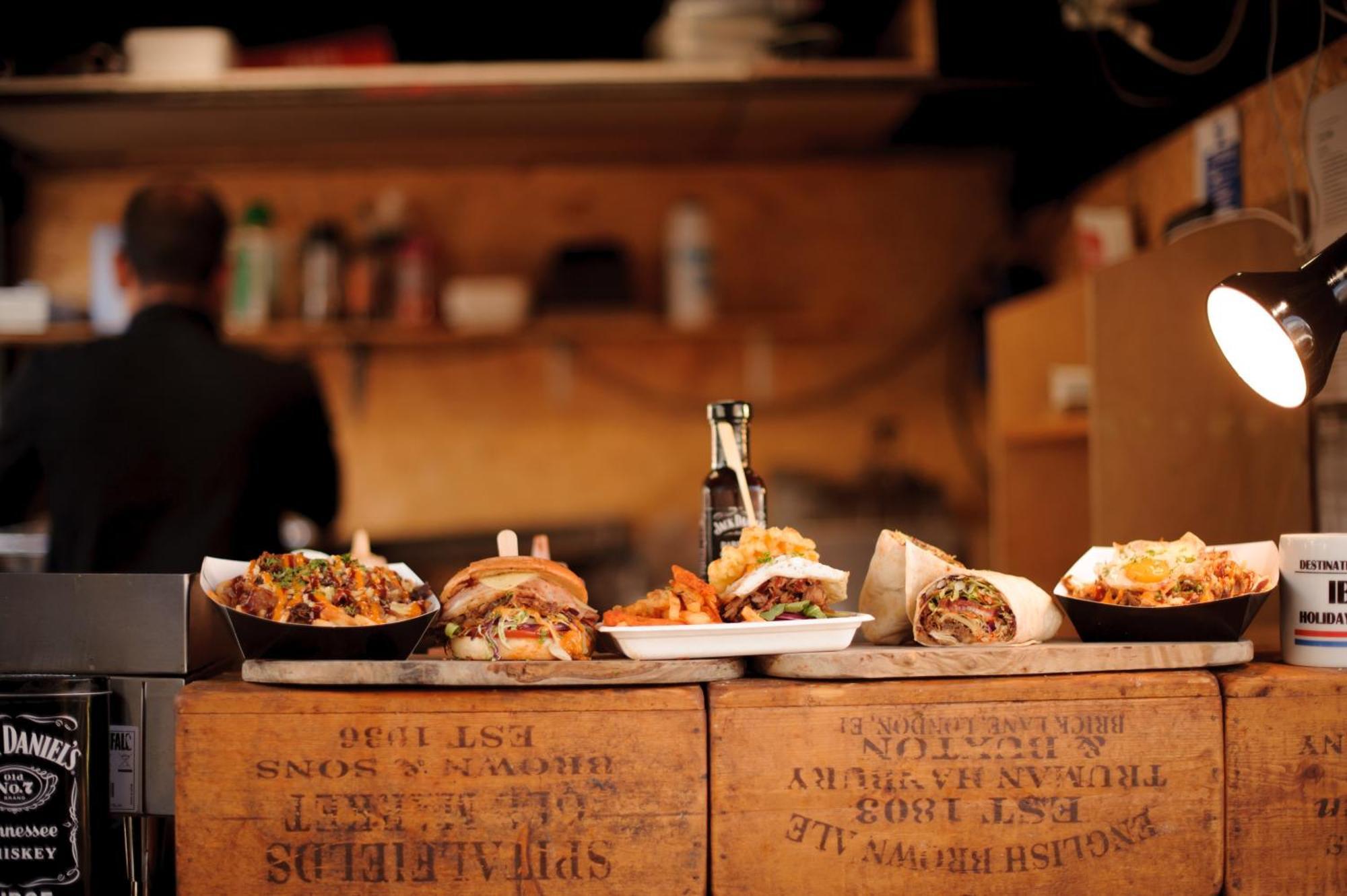 Accommodatie bij particulieren Luxury In Camden Town Near Shops, Cafes, Bars & Metro With Shared Bathrooms Londen