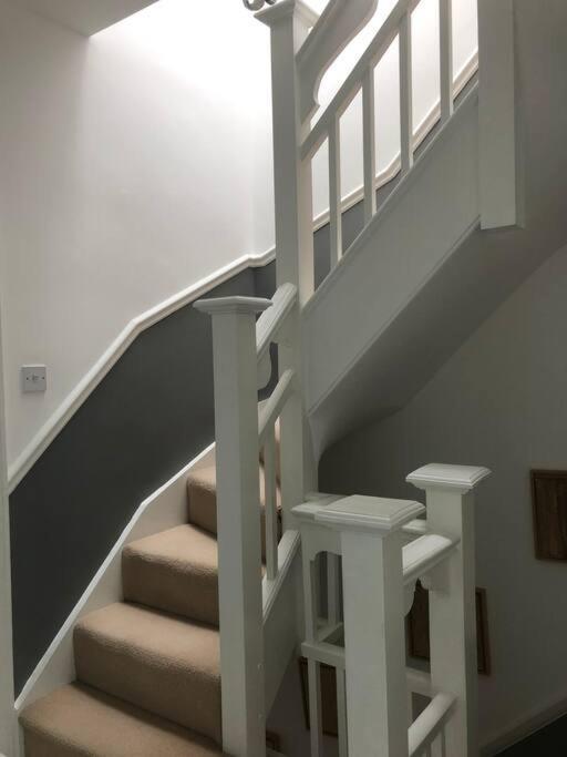 Luxury 4 Bedroom House In Featured On Tv Villa *